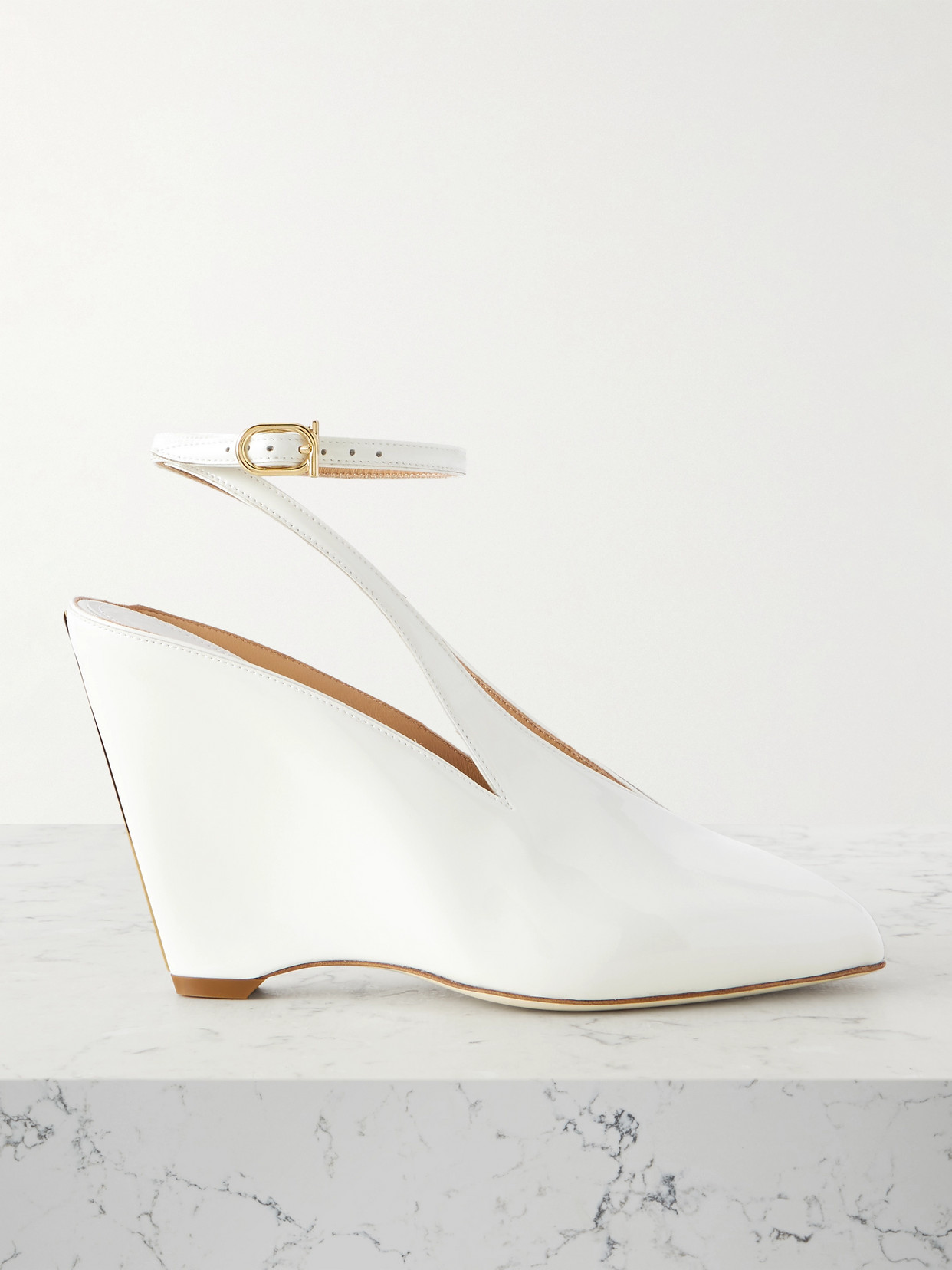 Ferragamo Arcadia Patent-leather Pumps In White
