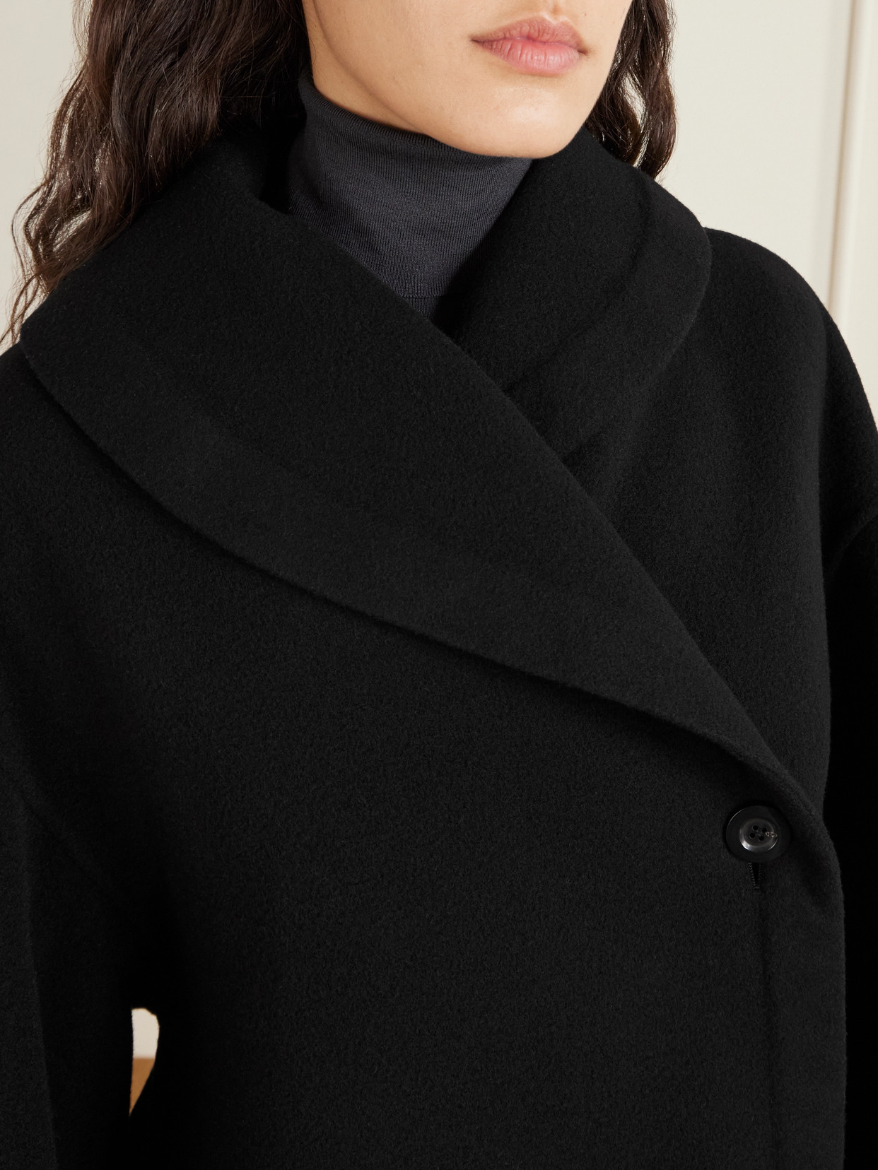 The Row Temur Wool Coat In Black