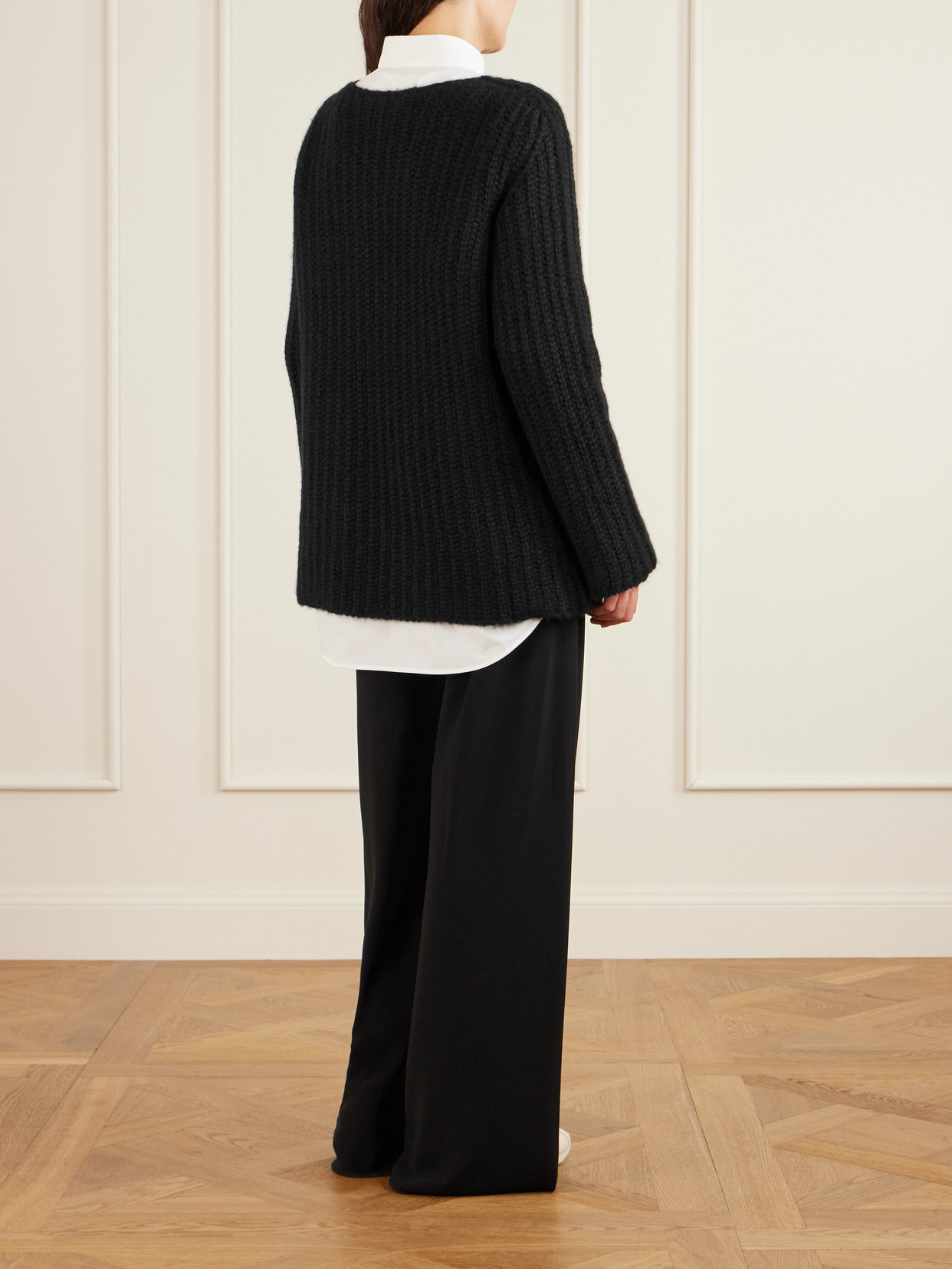 The Row Mirr Ribbed Cashmere Sweater In Black