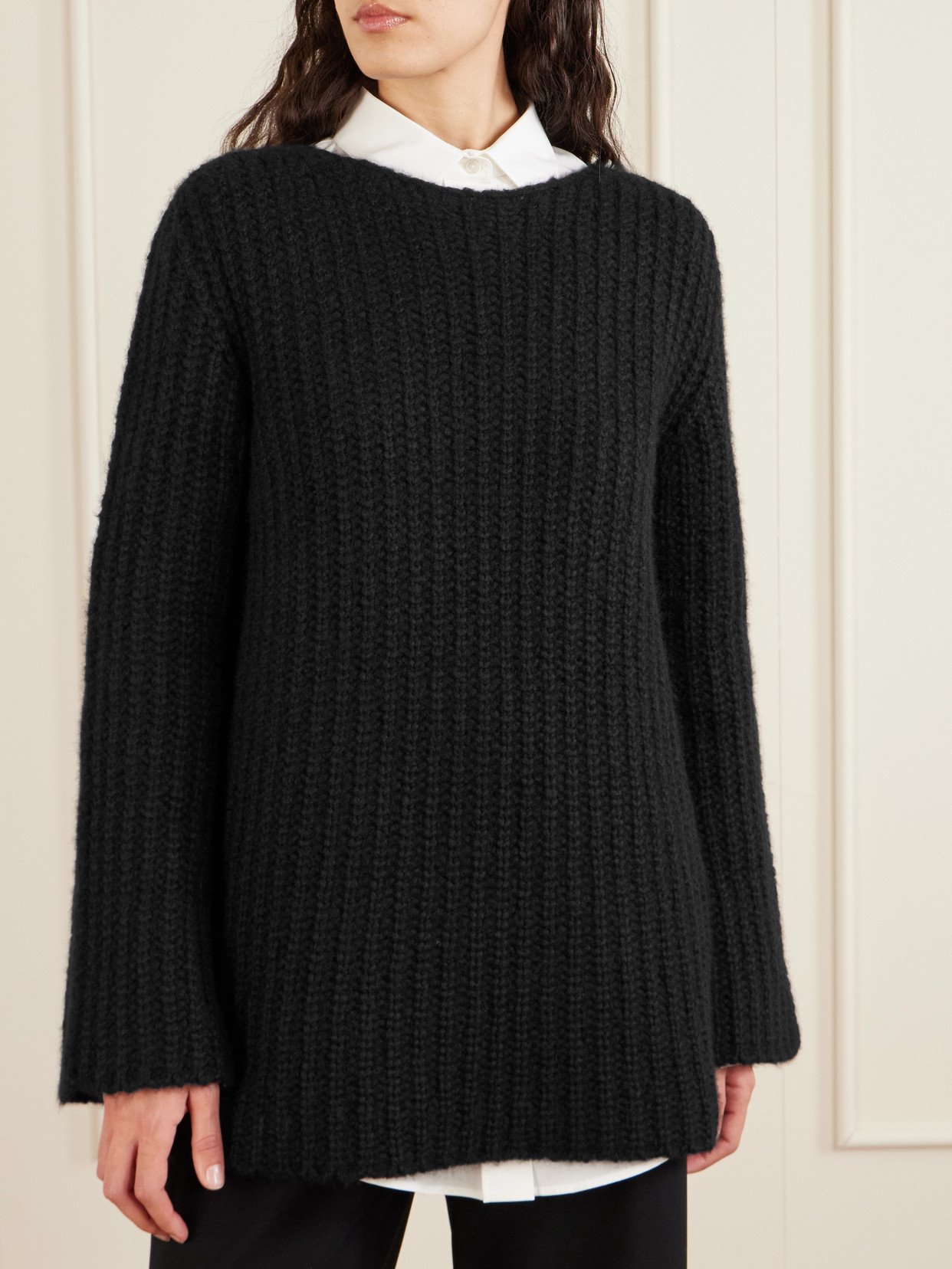 The Row Mirr Ribbed Cashmere Sweater In Black