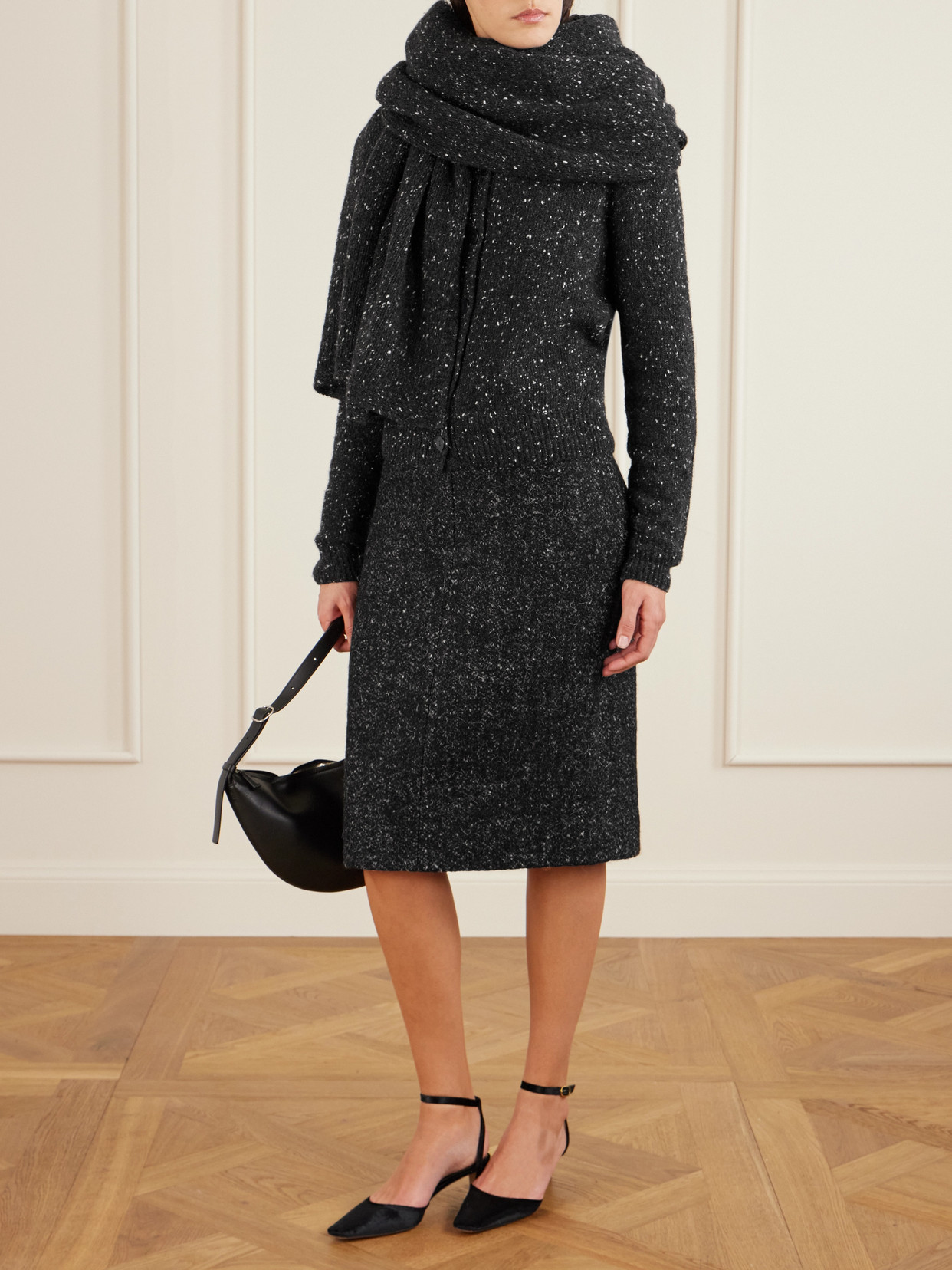 The Row Maira Cashmere Sweater In Gray