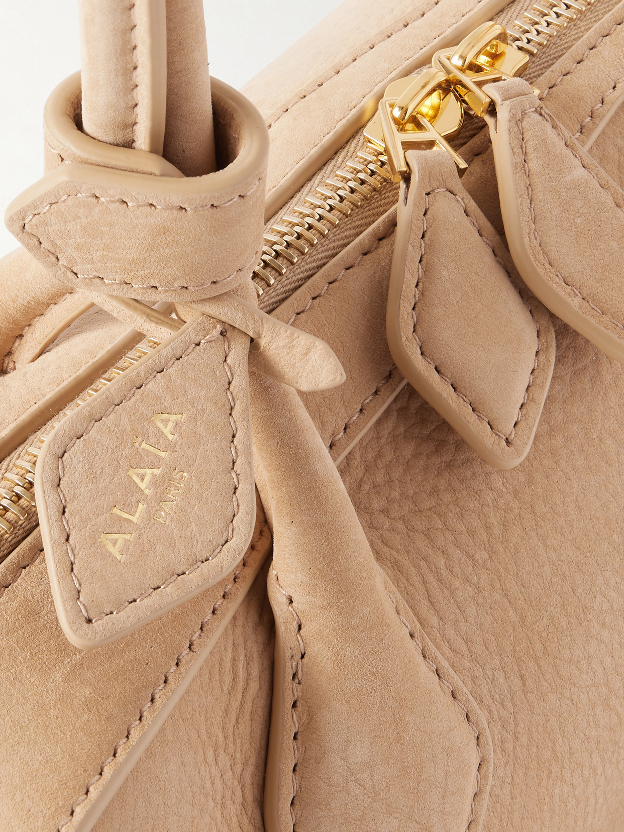 Alaïa Le Teckel Medium Nubuck Shoulder Bag In Neutral