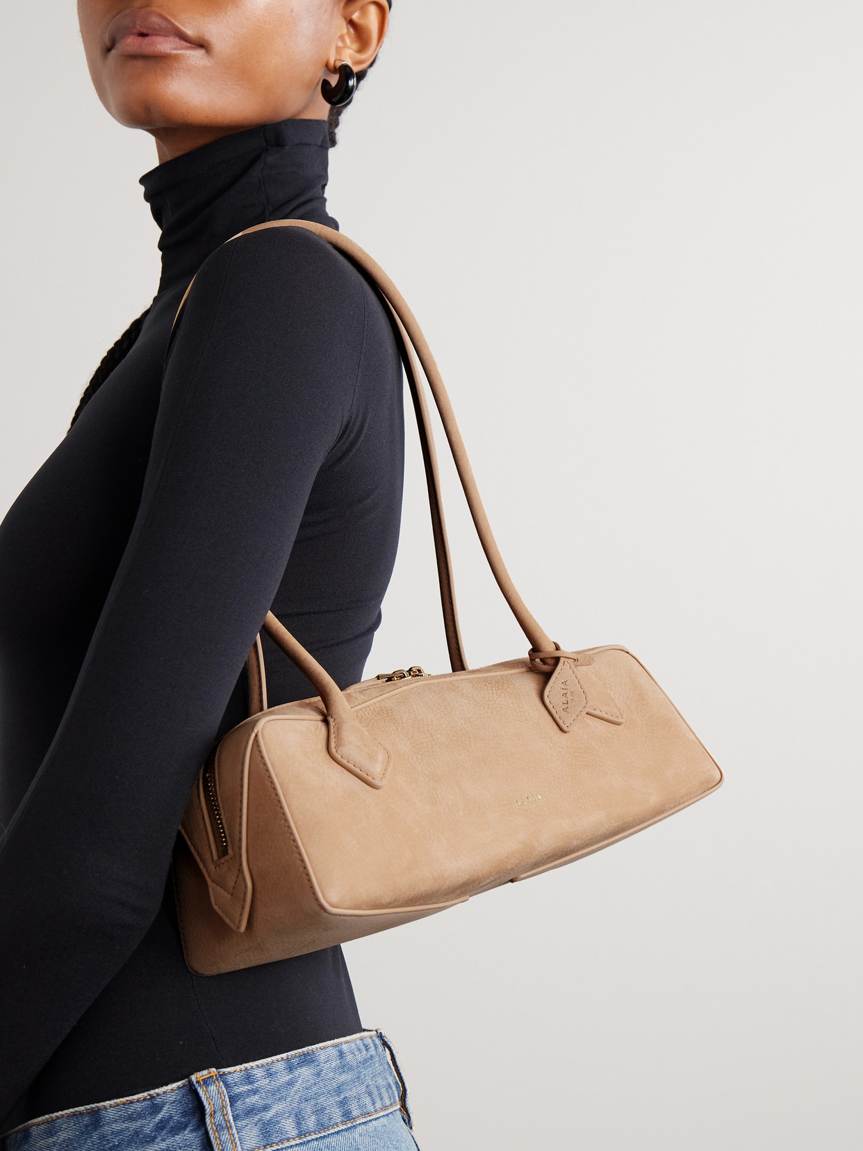 Alaïa Le Teckel Medium Nubuck Shoulder Bag In Neutral