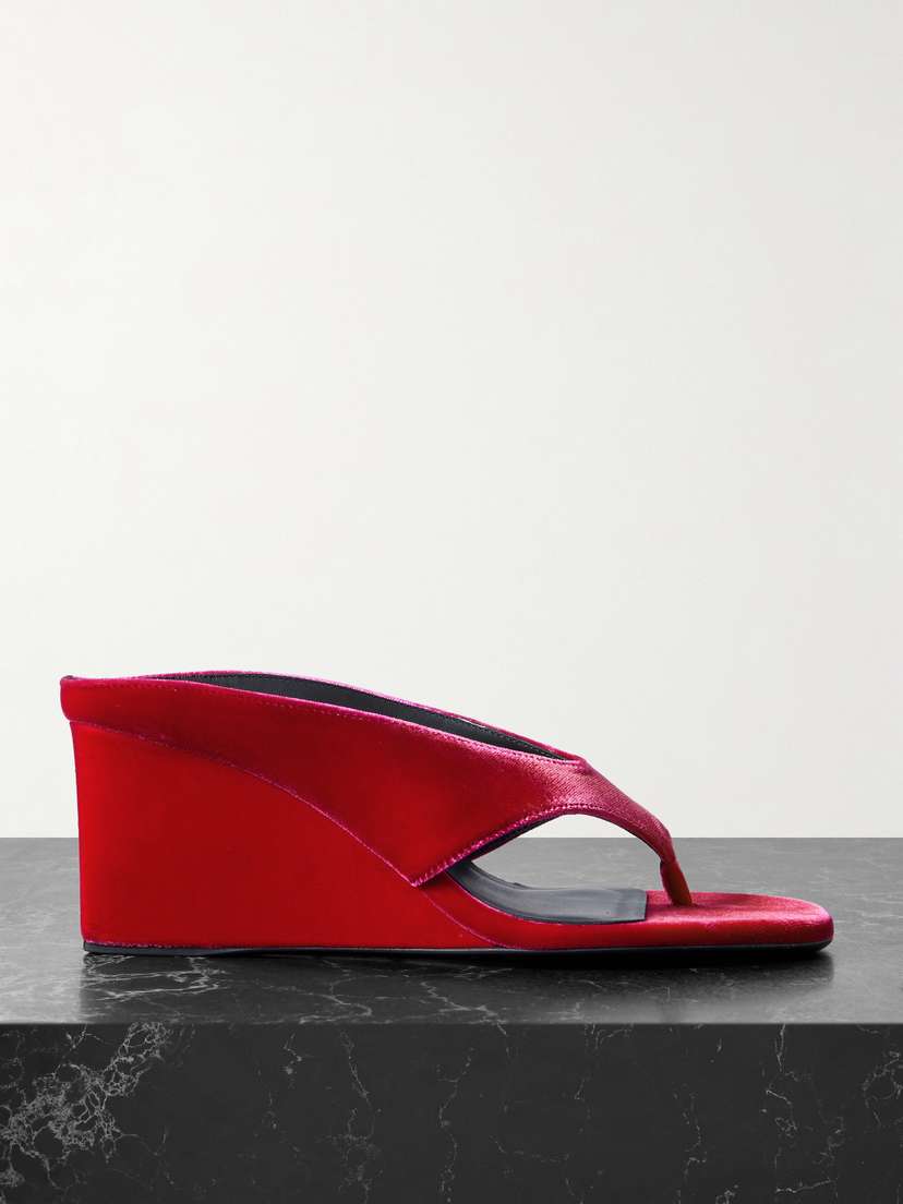 Alaïa Tong 75 Velvet Wedge Sandals