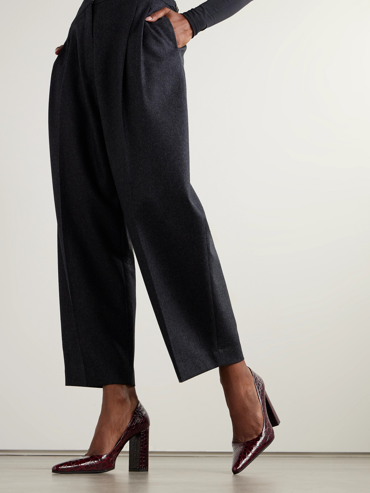 Alaïa Show Pointed Toe Lizard Embossed Pump In Multi