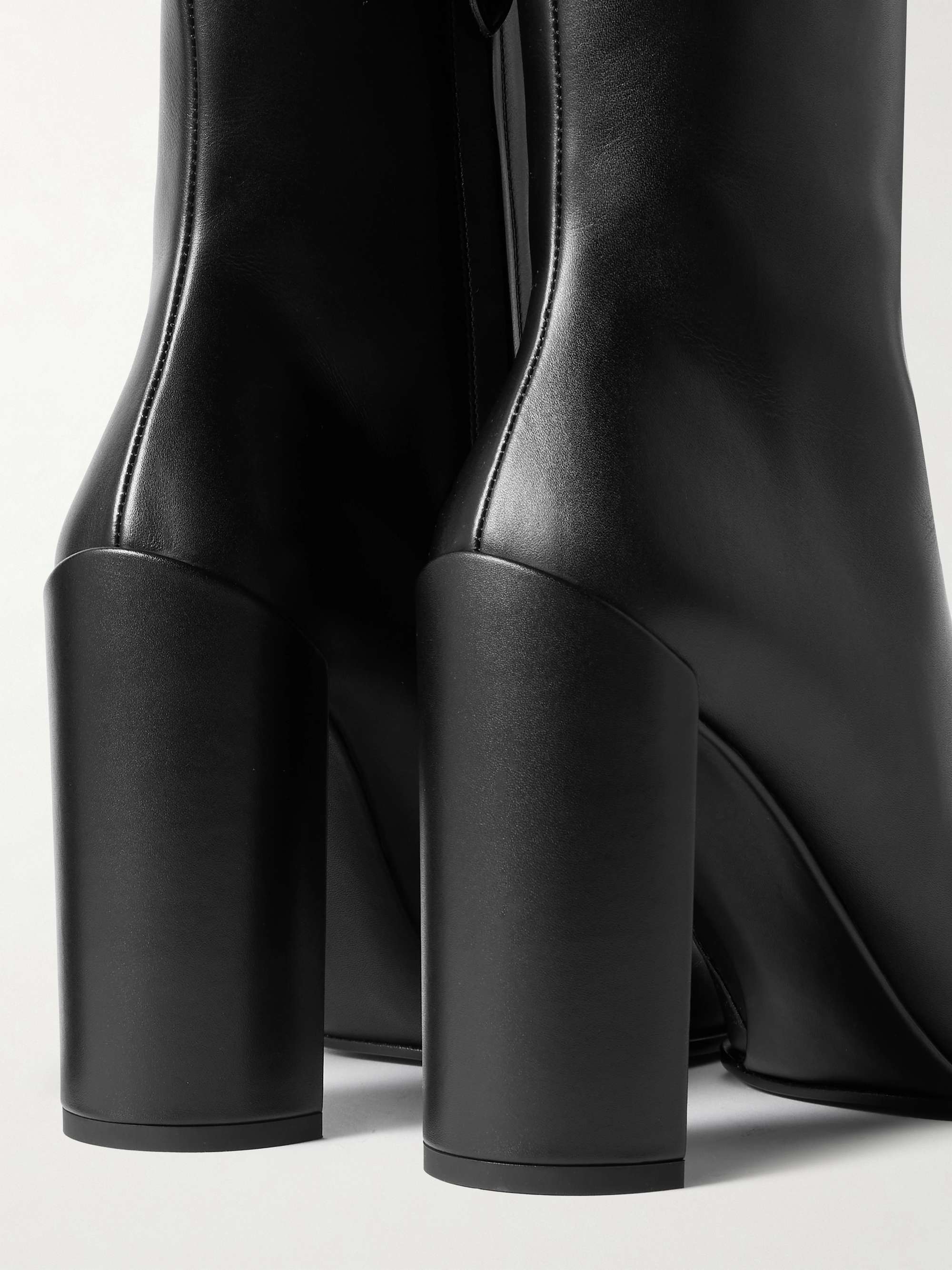 ALAÏA 