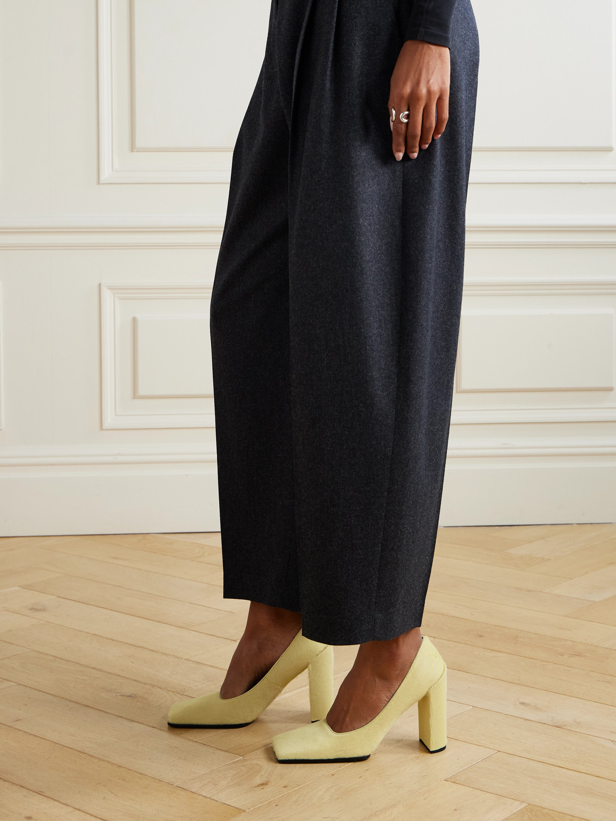 Alaïa 90 Calf Hair Pumps In Multi