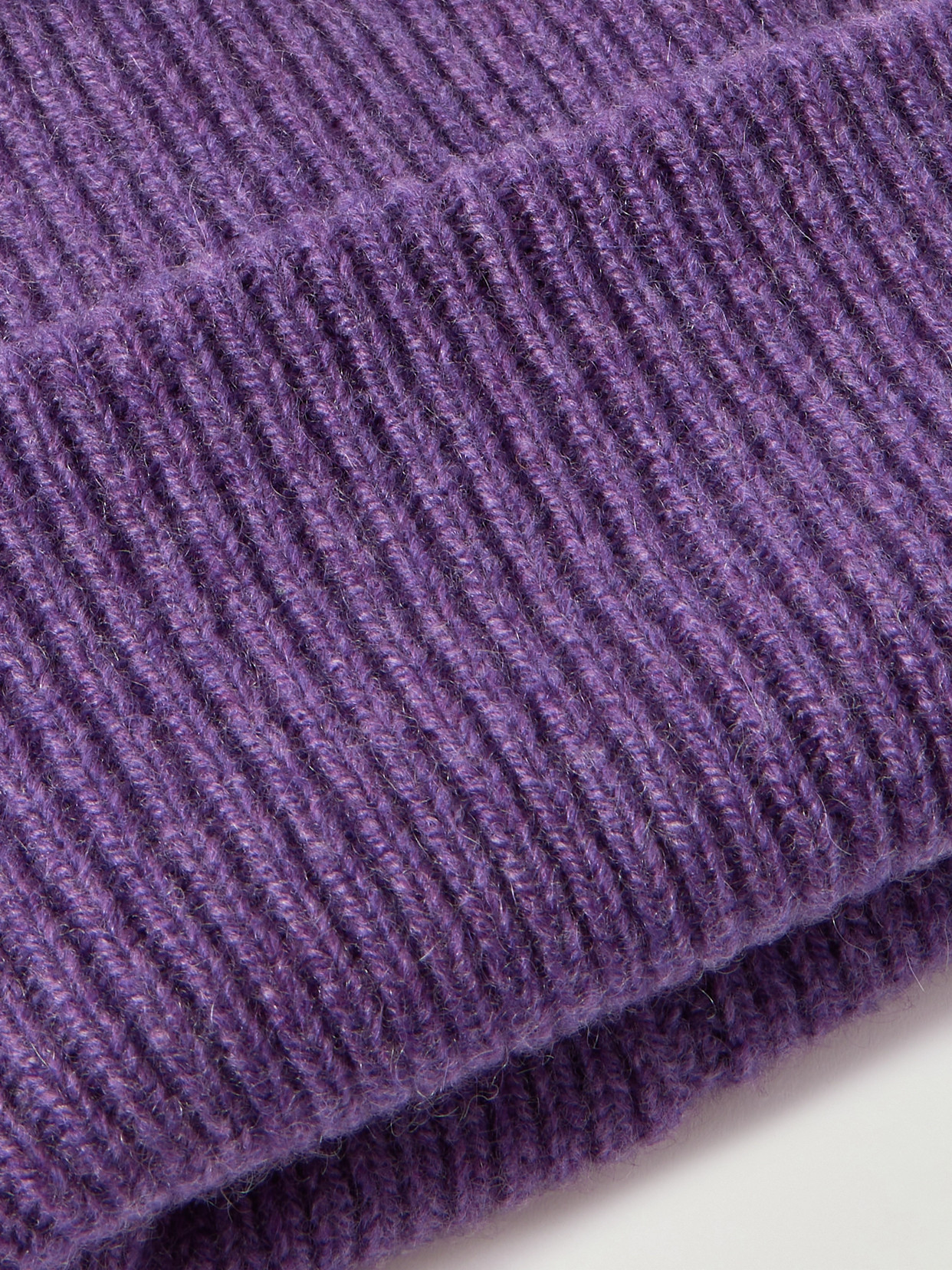 Suzie Kondi Bebe Ribbed Cashmere Beanie In Purple
