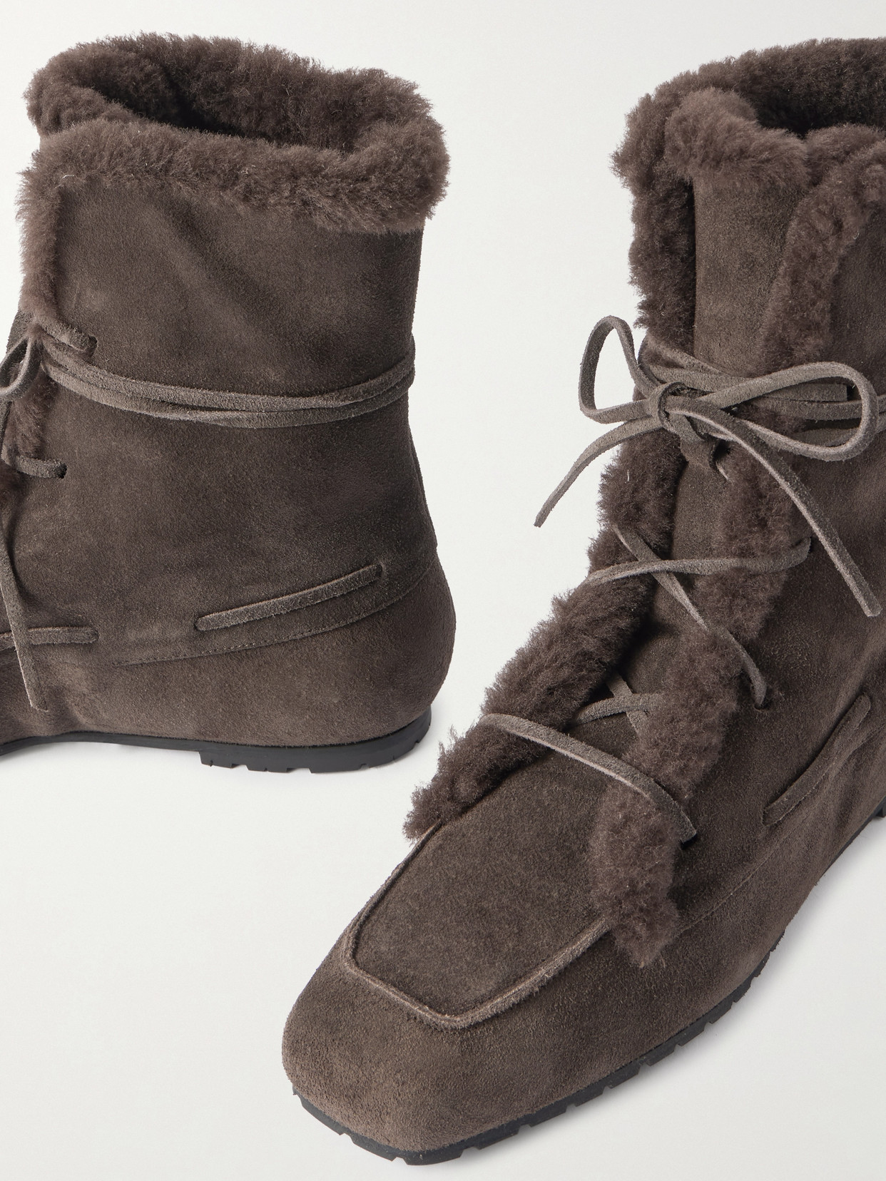 Aeyde Paul Shearling Ankle Boots In Brown
