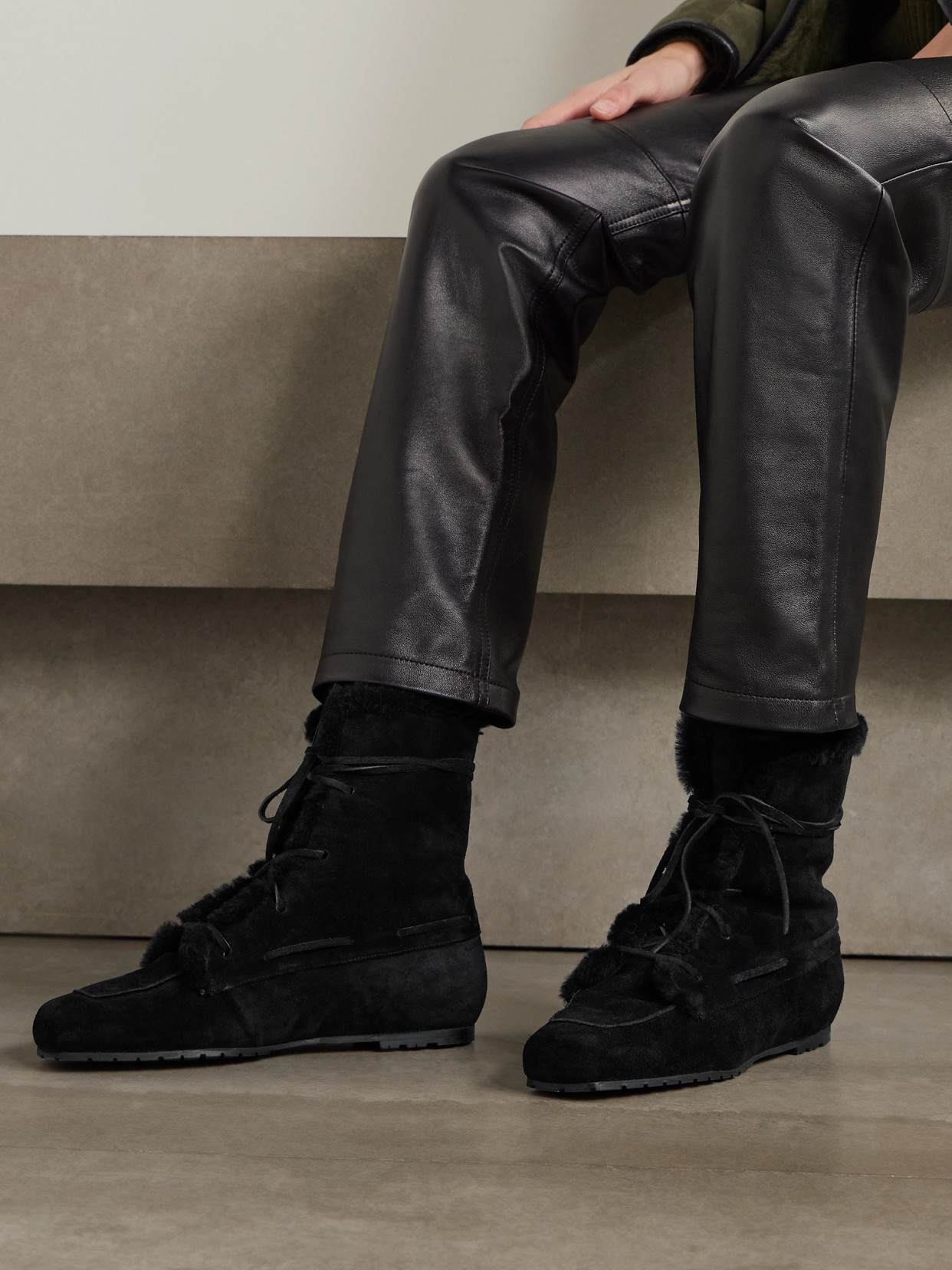 Aeyde Paul Shearling Ankle Boots In Black