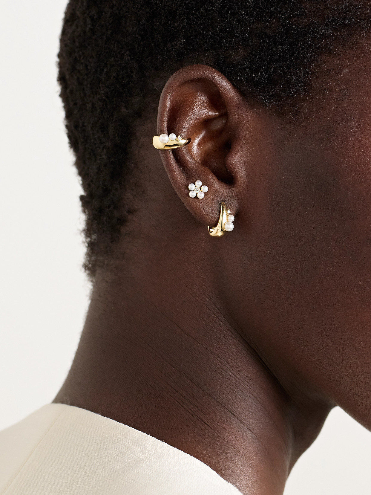 Mizuki 14-karat Gold, Pearl And Diamond Ear Cuff In Gold