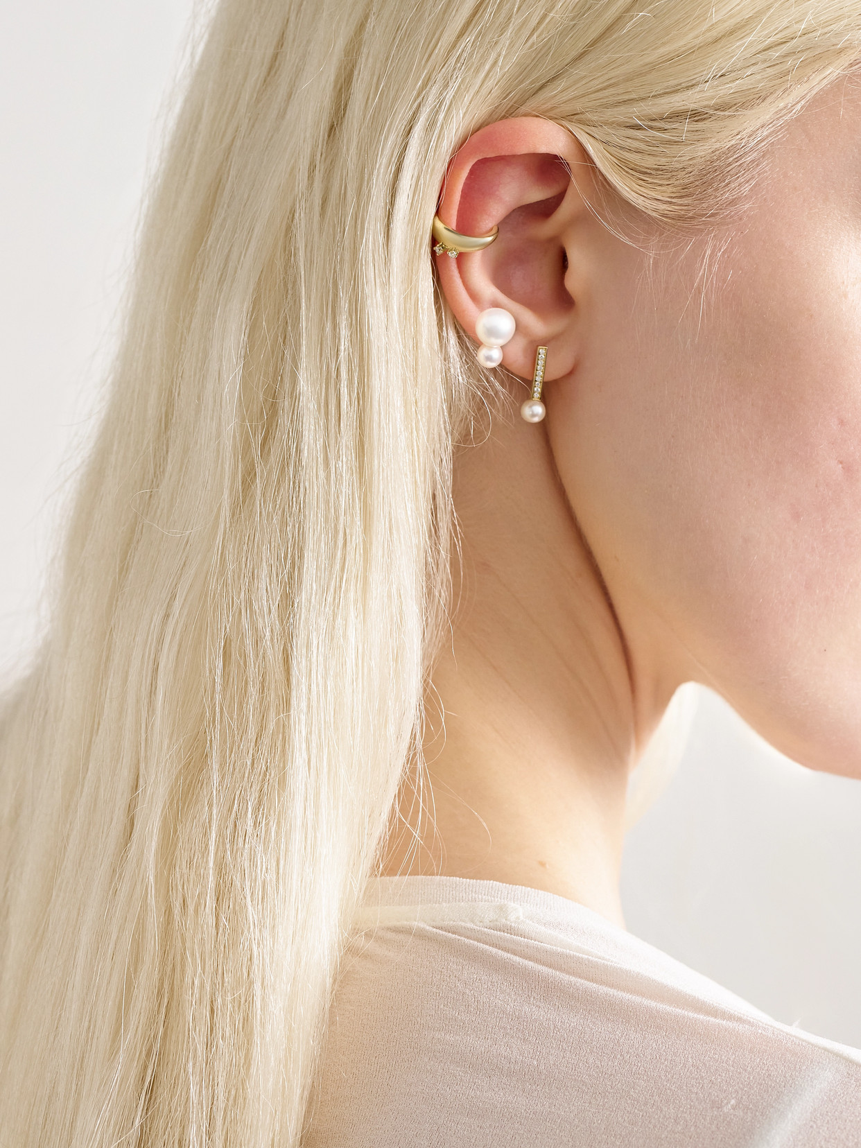 Mizuki 14-karat Gold Diamond Single Ear Cuff In Gold
