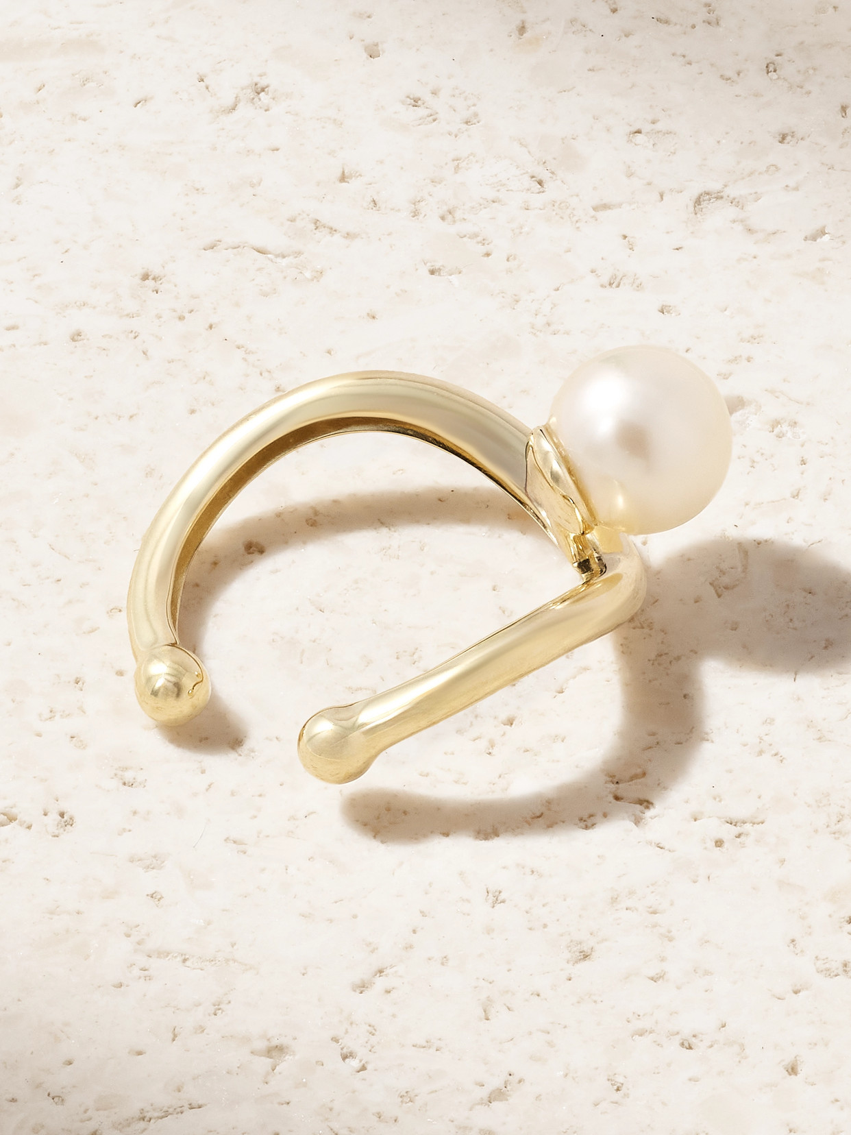 Mizuki 14-karat Gold Pearl Ear Cuff In Gold