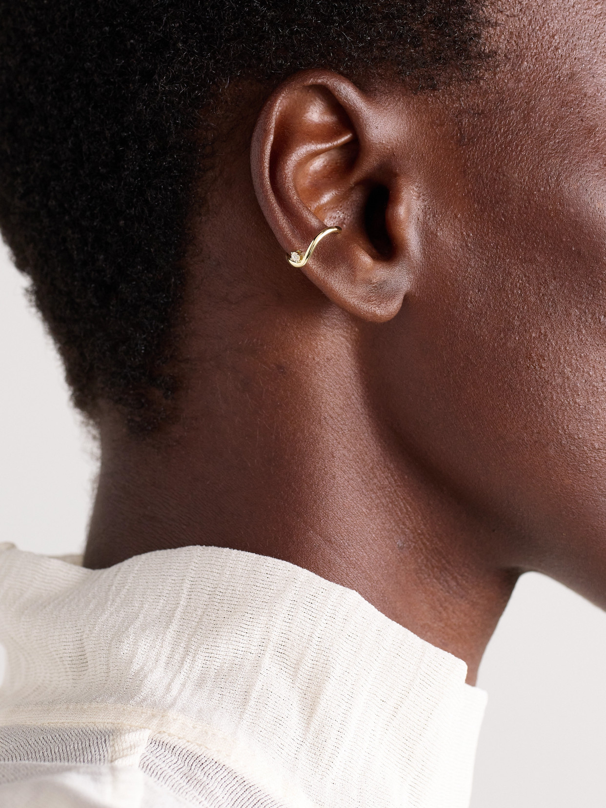 Mizuki 14-karat Gold Diamond Ear Cuff In Gold