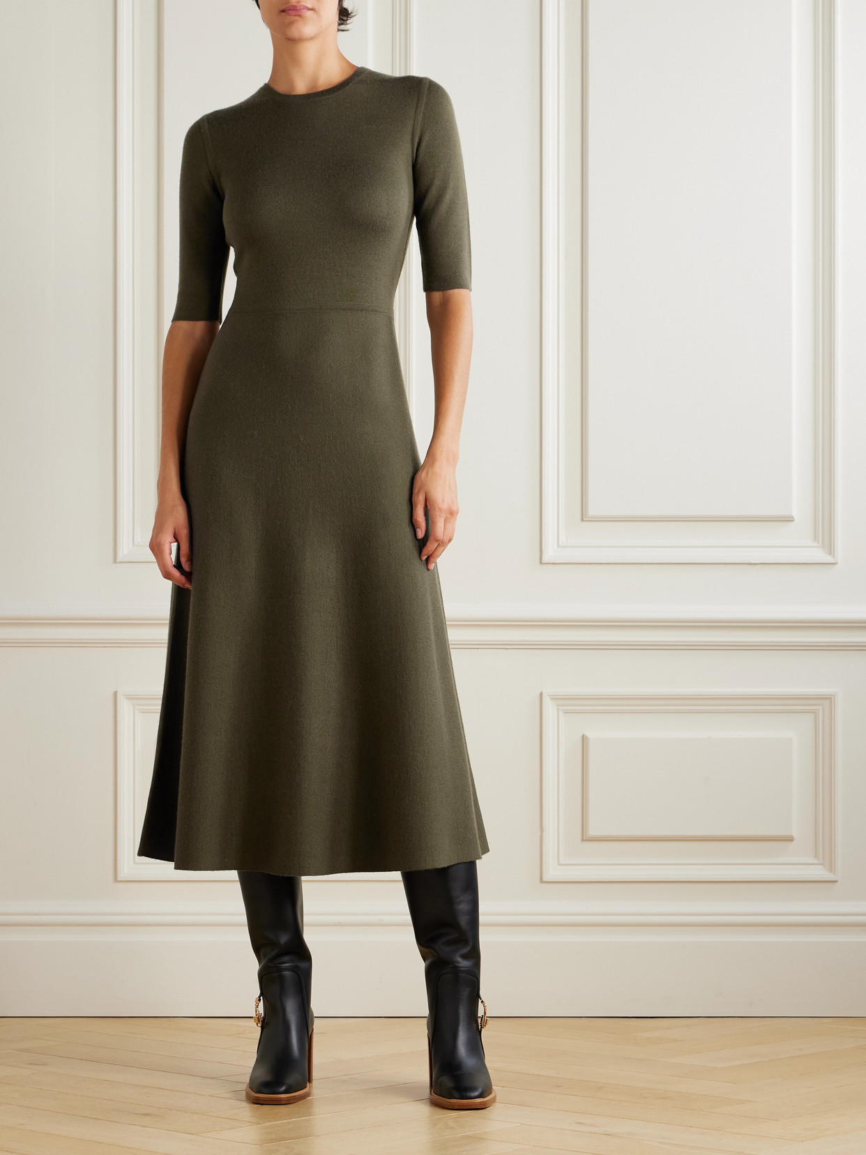 Gabriela Hearst Seymore Wool, Cashmere And Silk-blend Midi Dress In Green