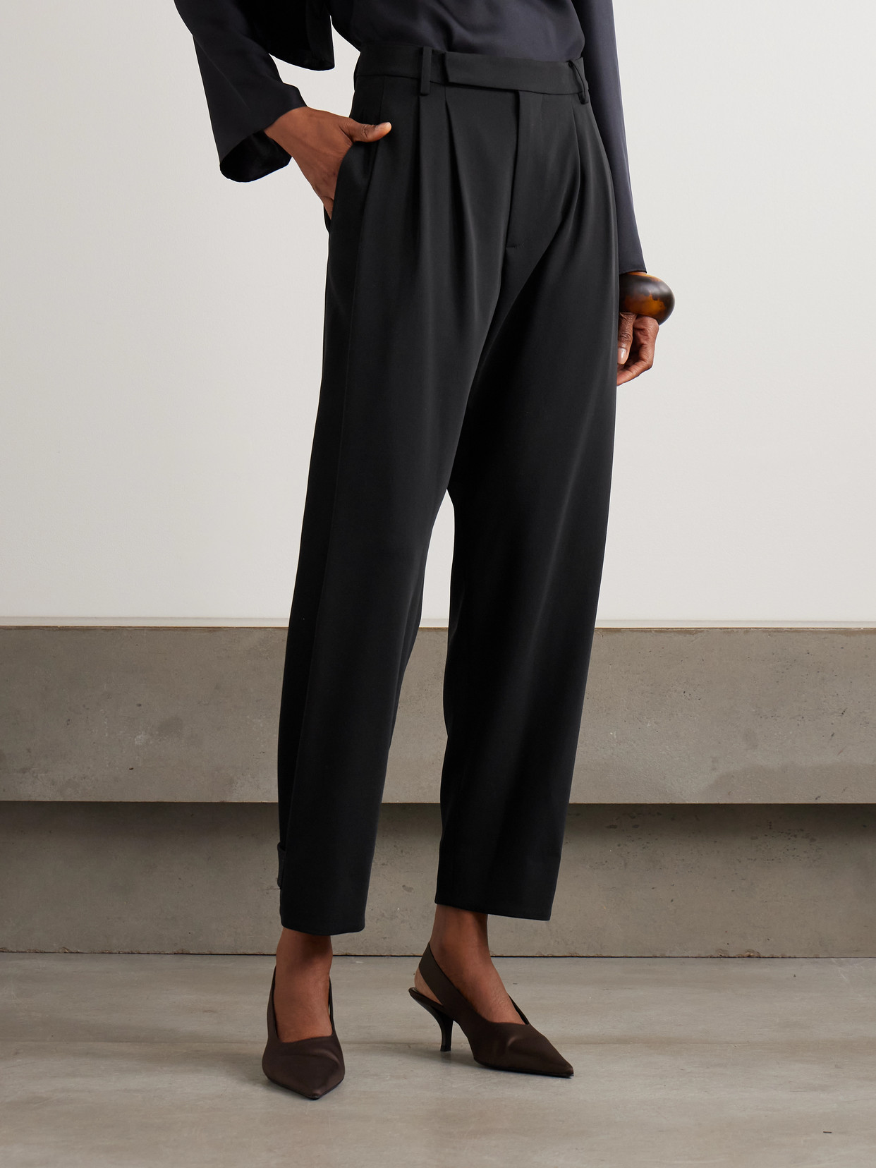 Ralph Lauren Jeanne Pleated Wool Tapered Pants In Black