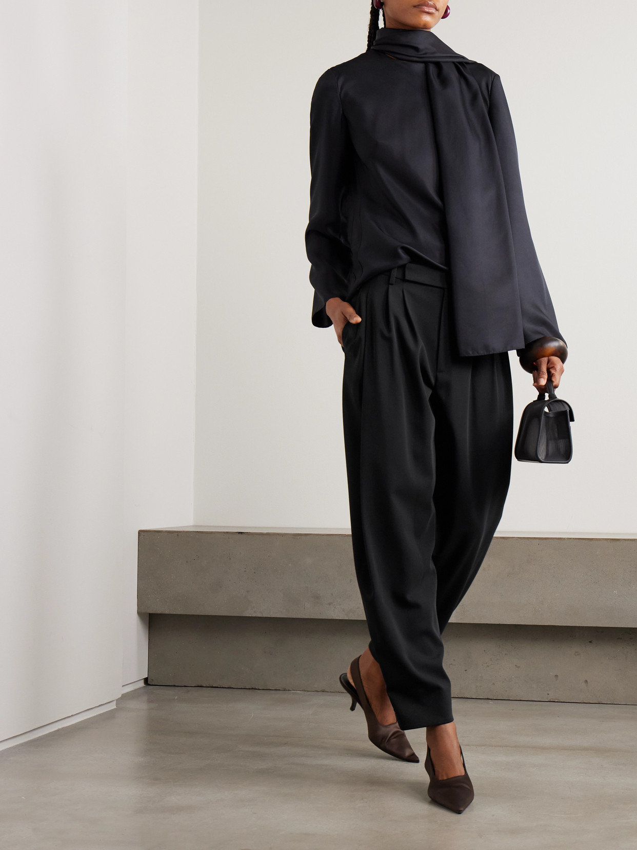 Ralph Lauren Jeanne Pleated Wool Tapered Pants In Black