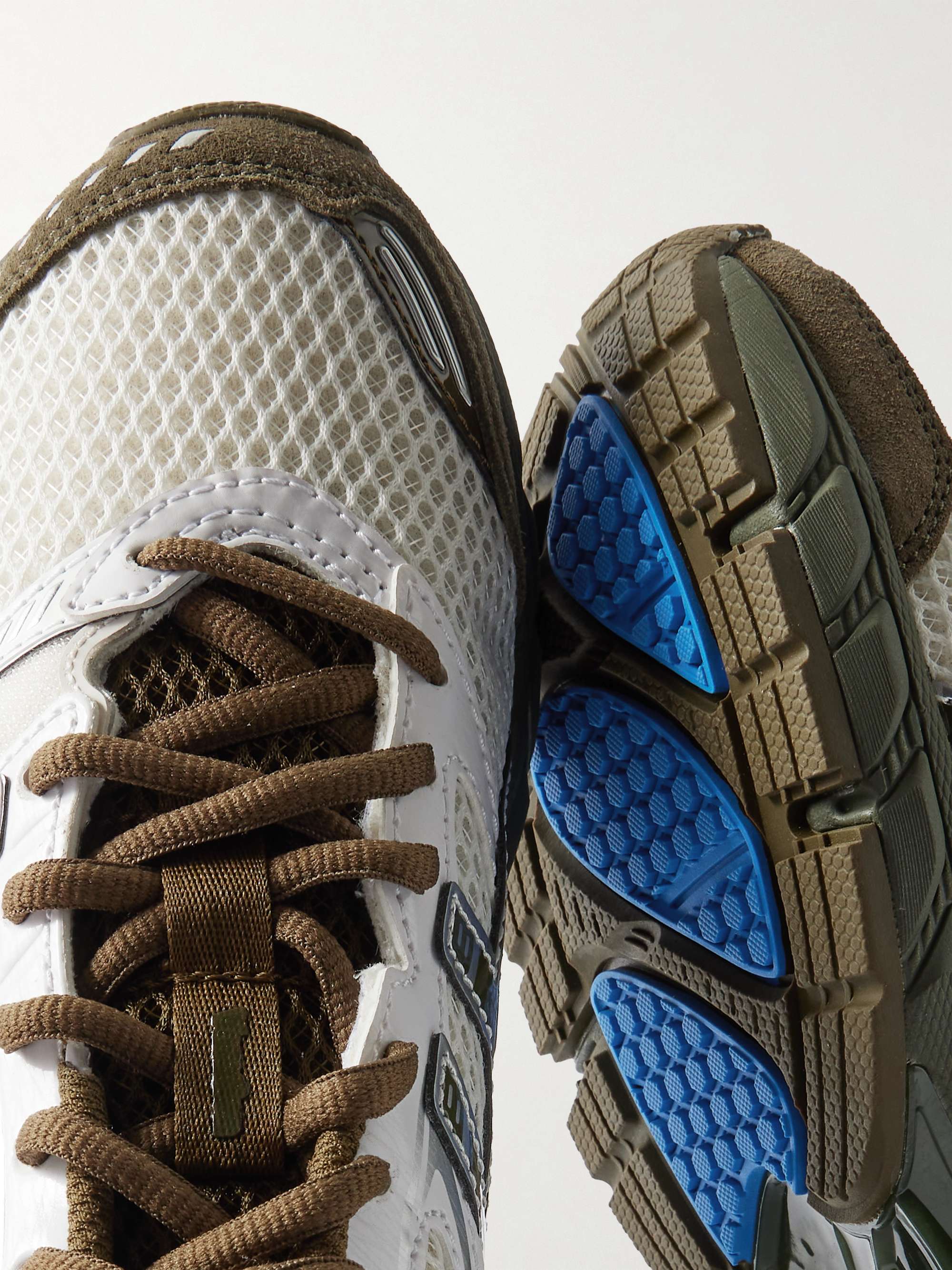 ASICS 