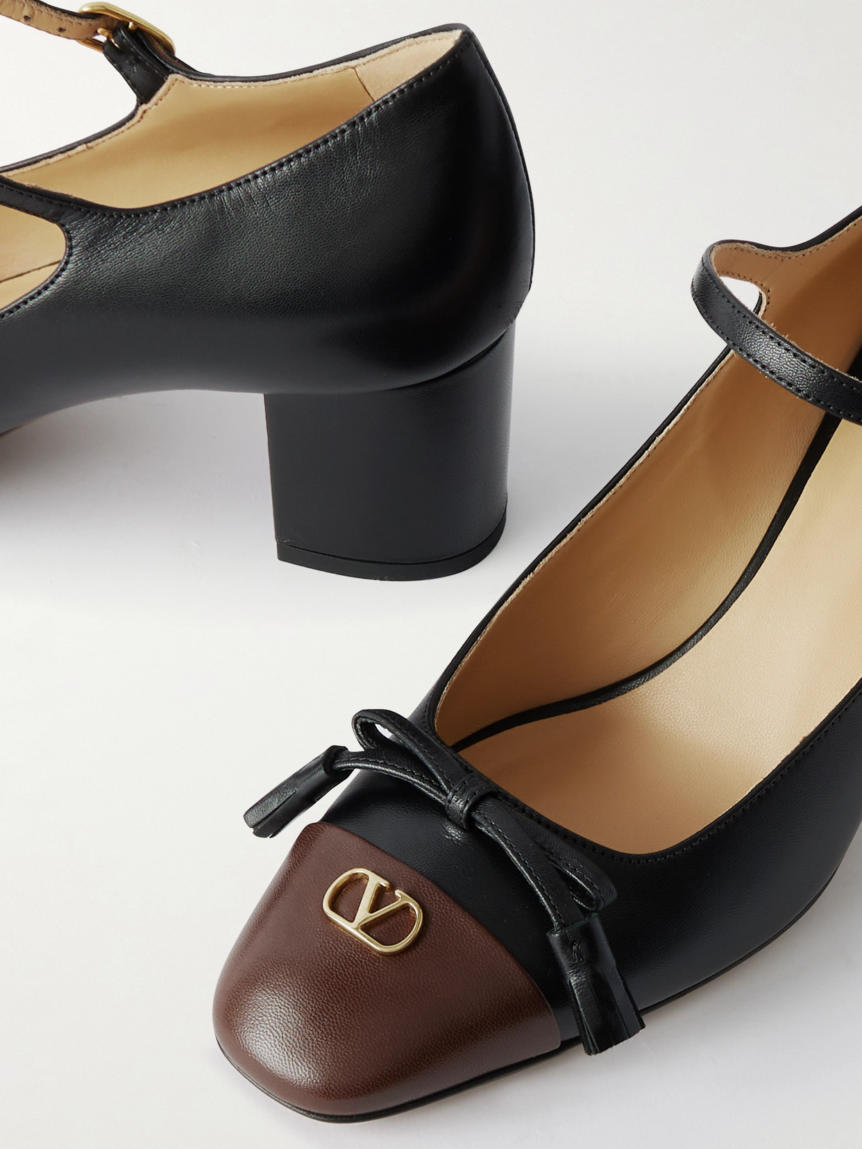 Valentino Valet Du Roi 60 Tasseled Two-tone Leather Mary Jane Pumps In Black