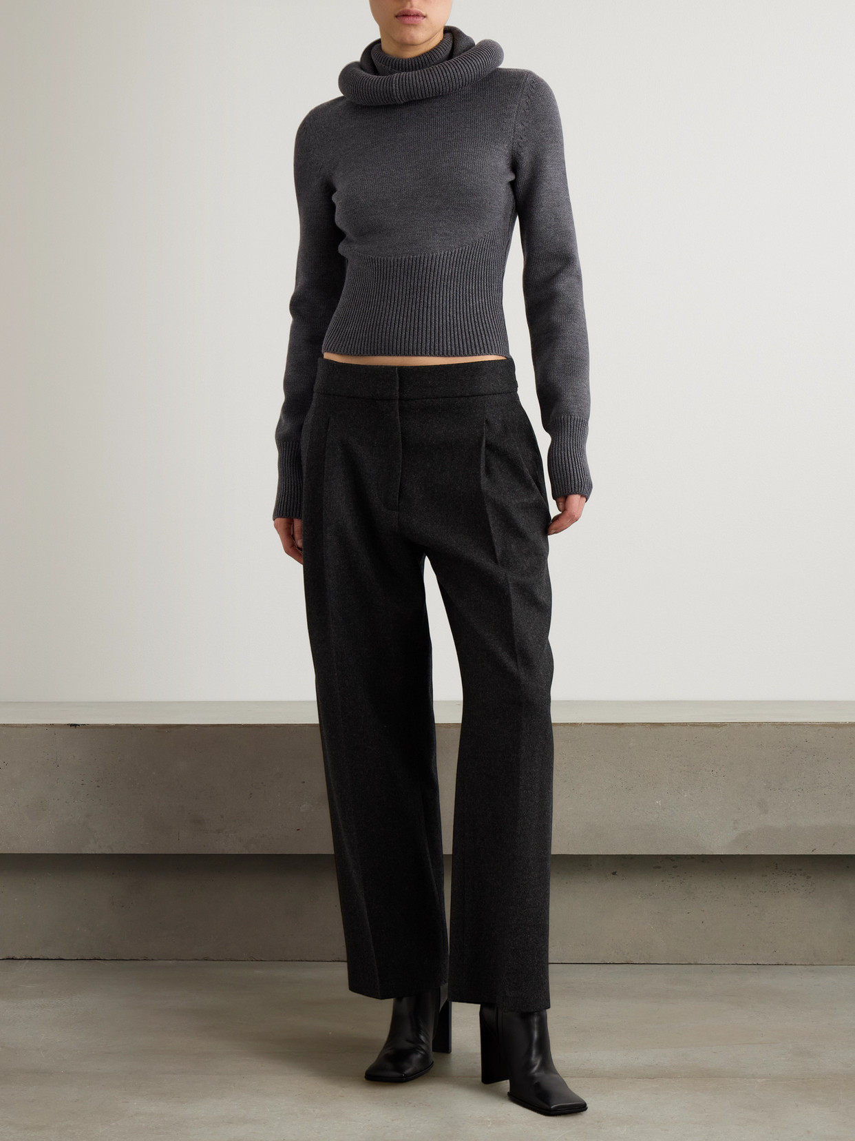Alaïa Wool Straight-leg Pants In Black
