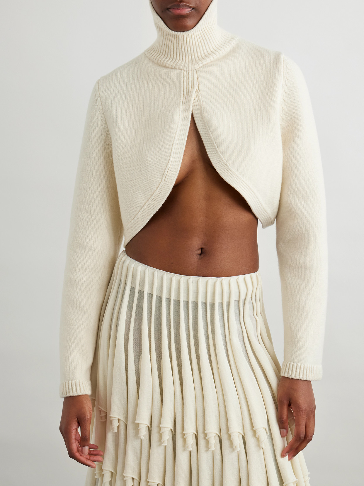 Alaïa Cropped Cashmere-blend Turtleneck Sweater In White