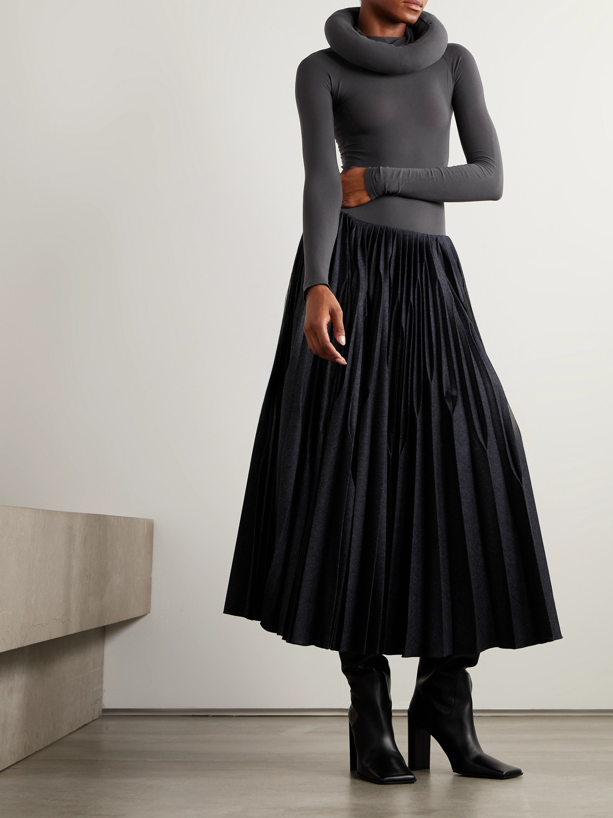 Alaïa Pleated Wool Midi Skirt In Black