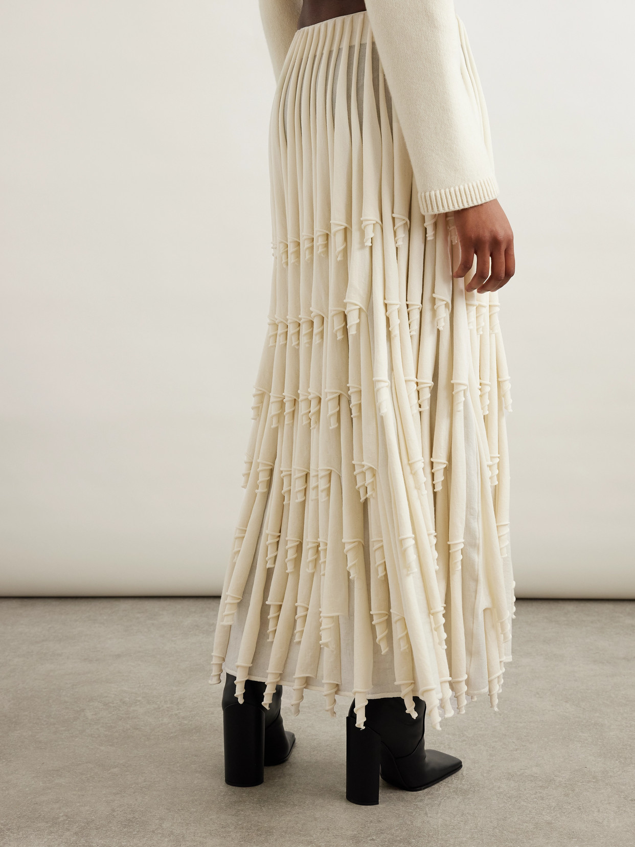Alaïa Tiered Pleated Wool And Silk-blend Midi Skirt In White