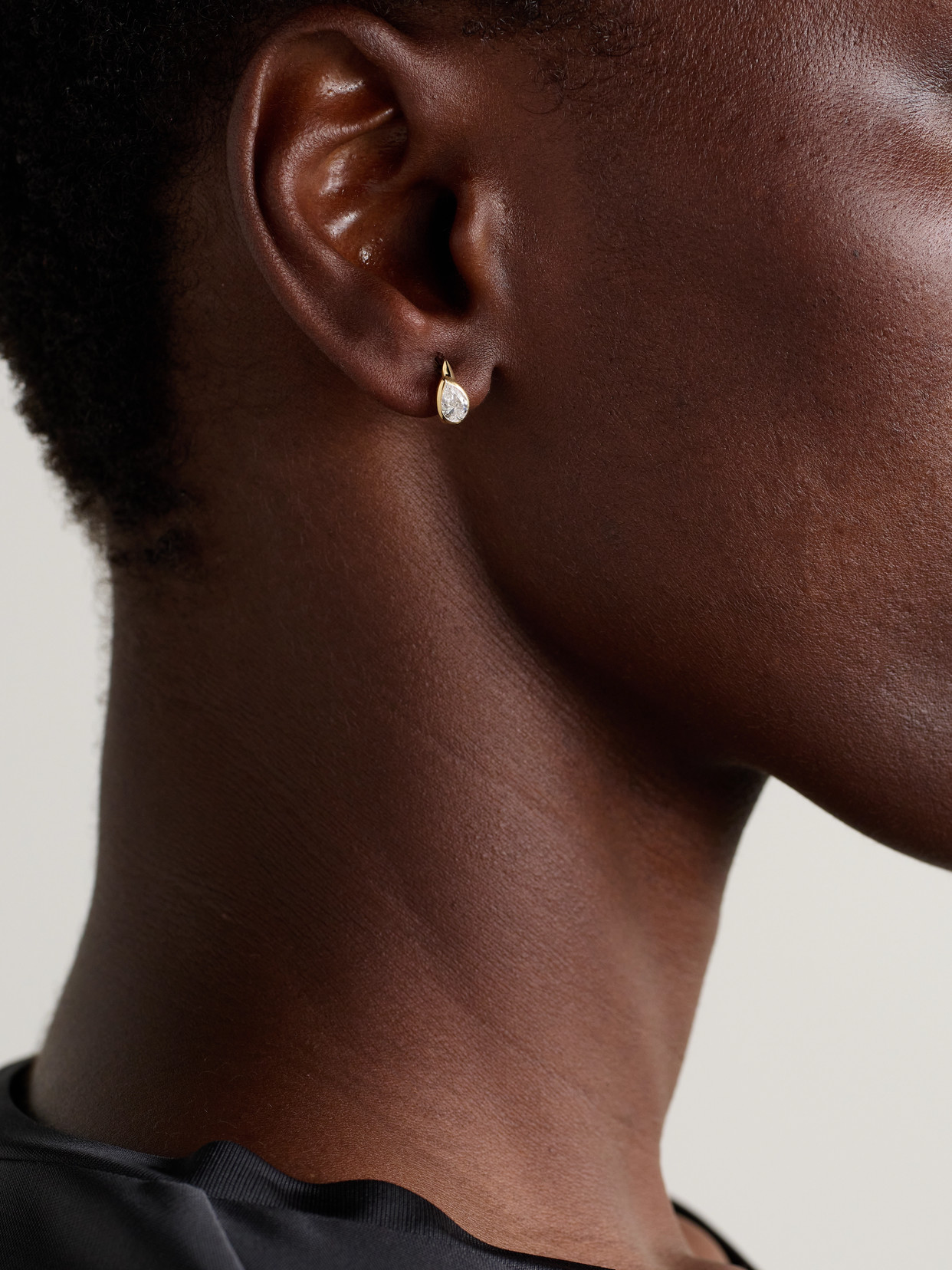 Uniform Object Stem Huggie 18-karat Gold Diamond Hoop Earrings In Gold