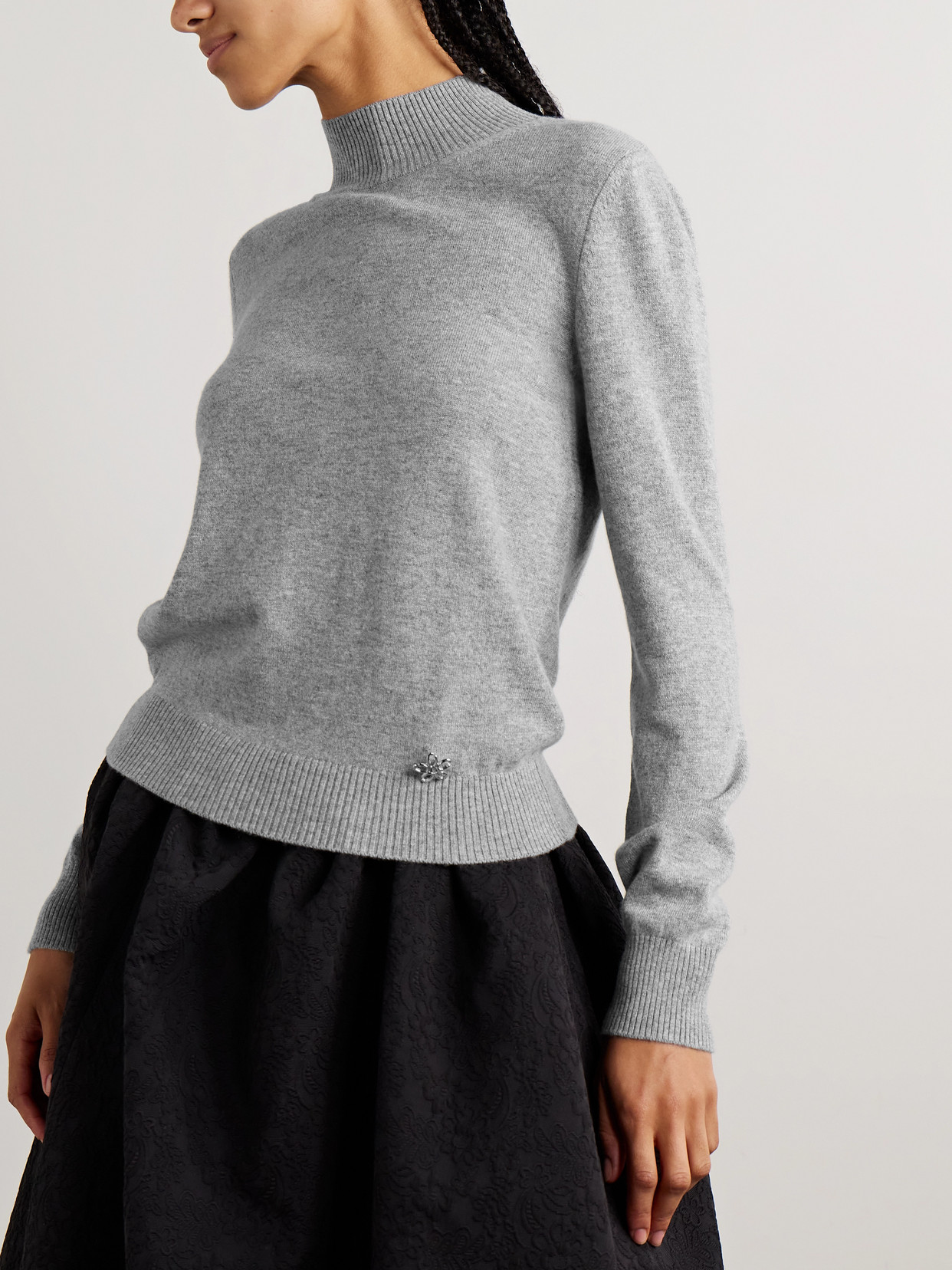 Oscar De La Renta Embellished Cashmere Sweater And Scarf Set In Gray