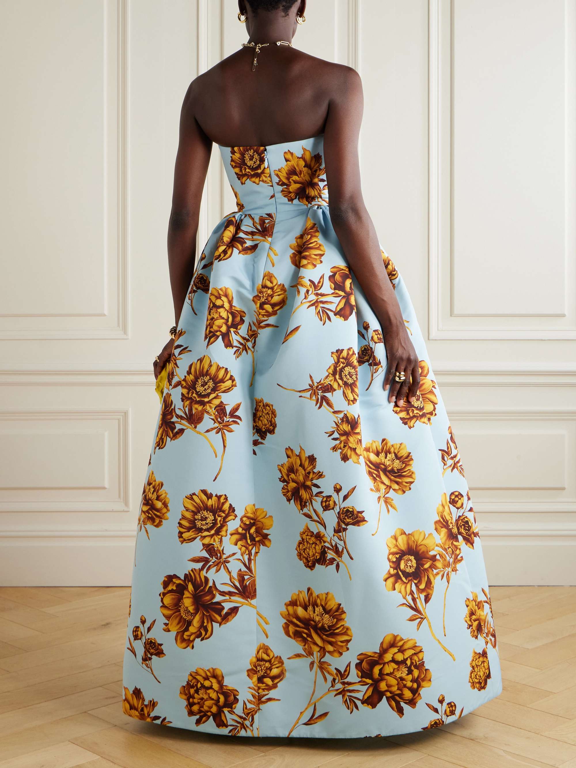 OSCAR DE LA RENTA 