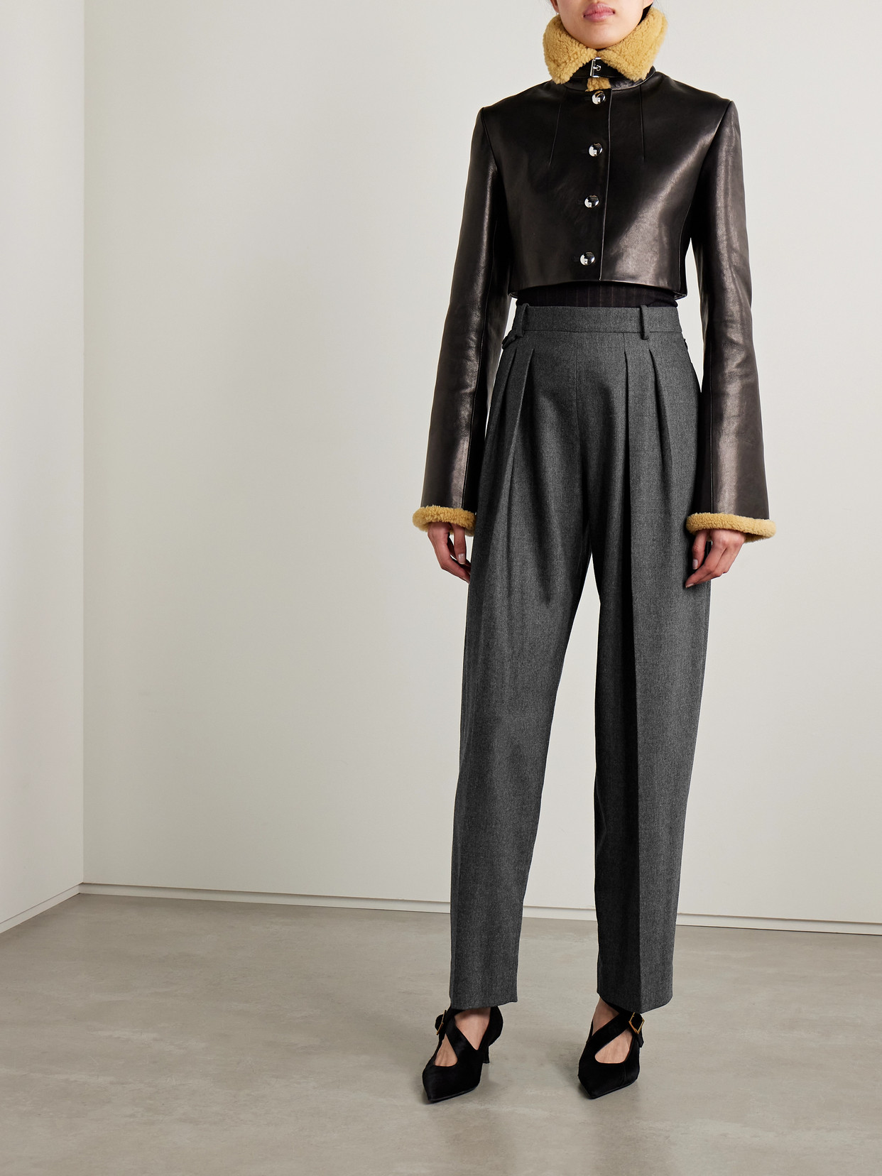 Khaite Dugan Pleated Wool Tapered Pants In Gray