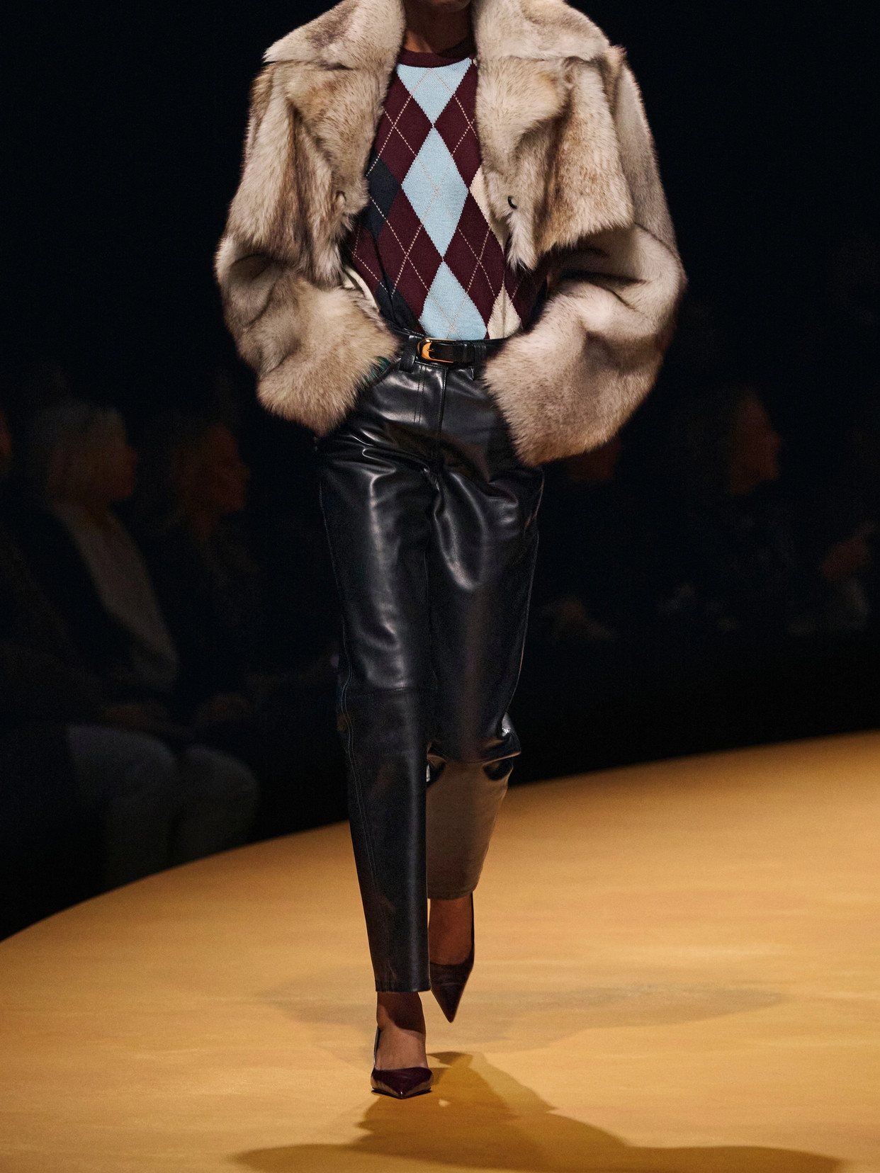Khaite Stallone Cropped Shearling Jacket In Brown