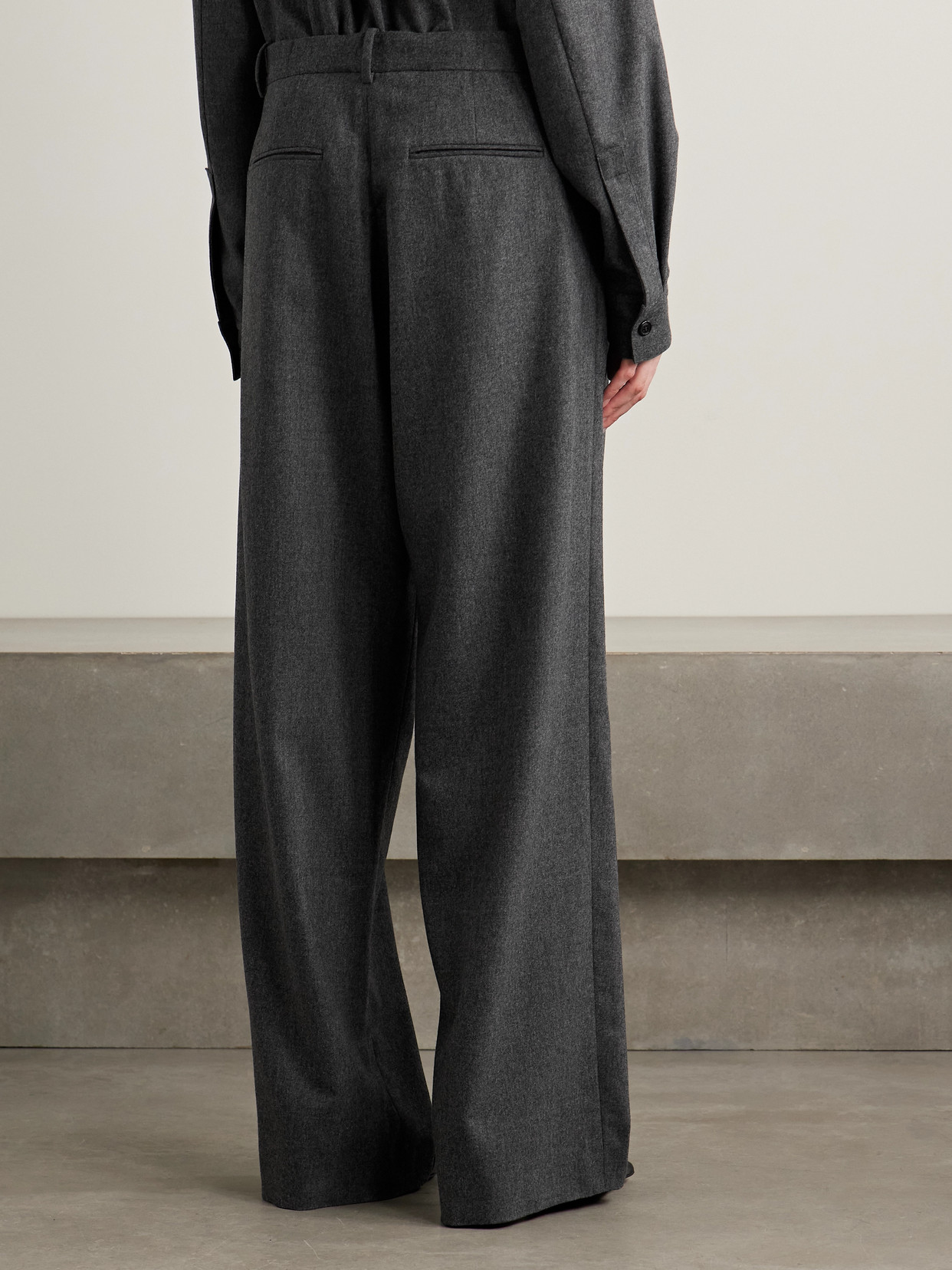 Khaite August Pleated Wool Straight-leg Pants In Gray