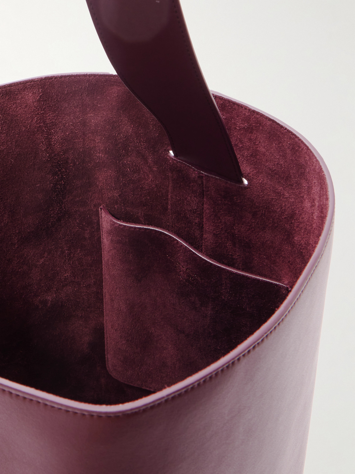Victoria Beckham Leather Bucket Bag In Burgundy