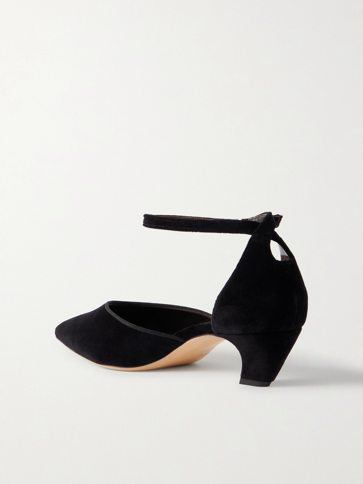 Le Monde Beryl Victoria Velvet Pumps In Black