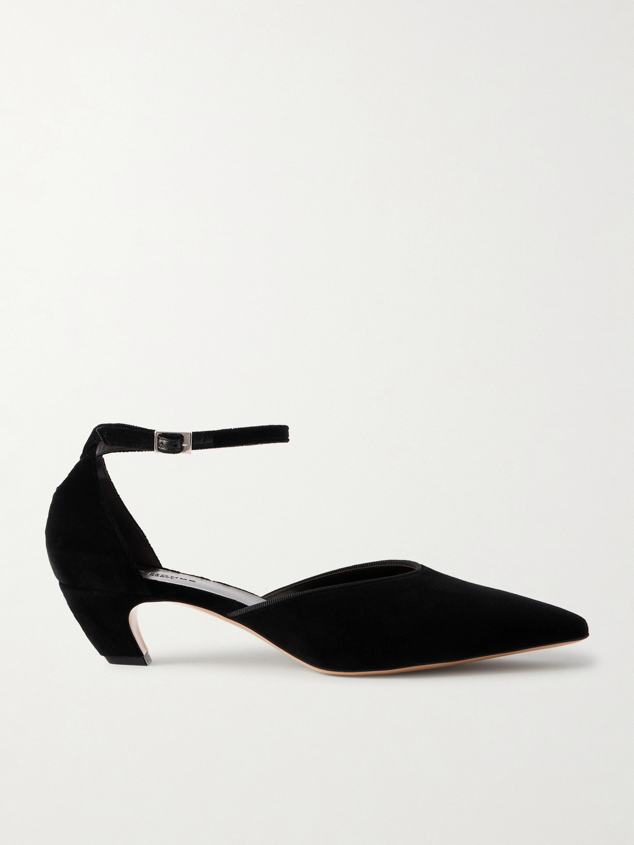 Le Monde Beryl Victoria Velvet Pumps In Black