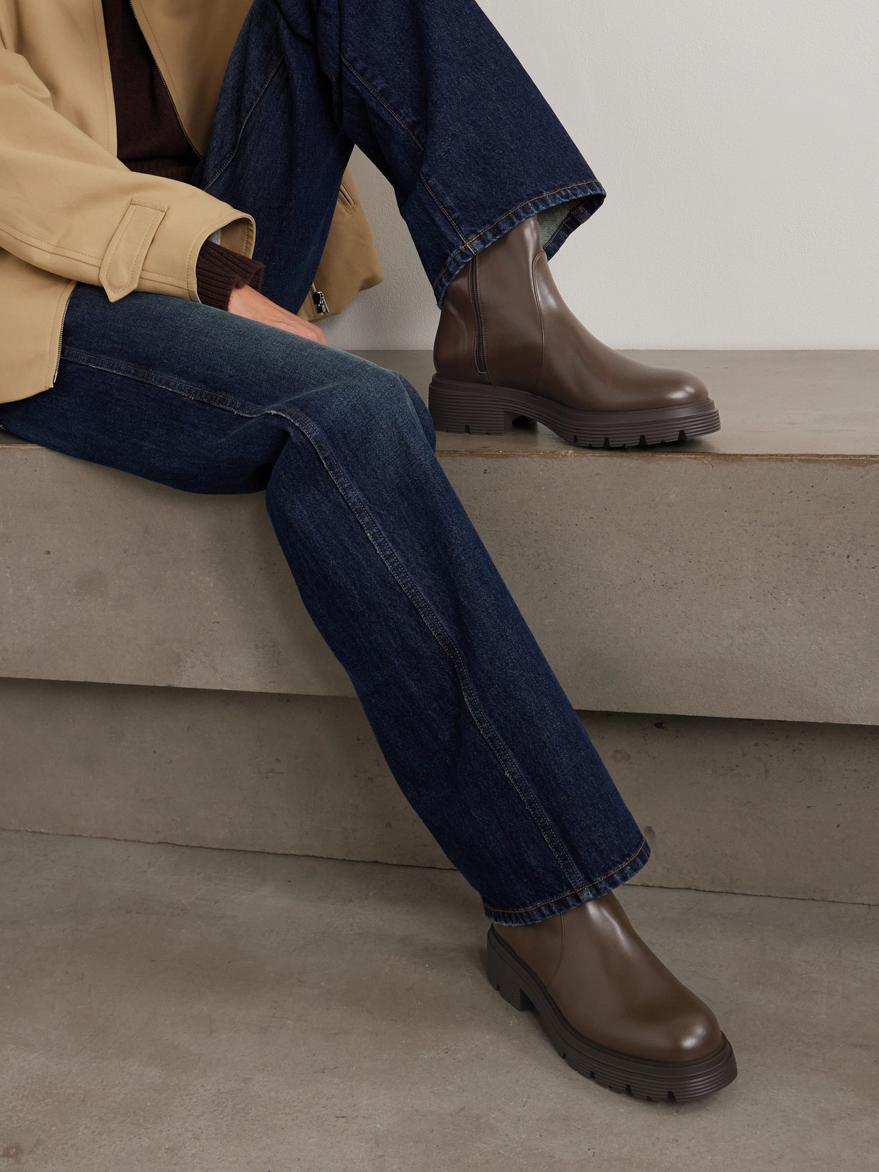 Hudson Lite Leather Chelsea Boots