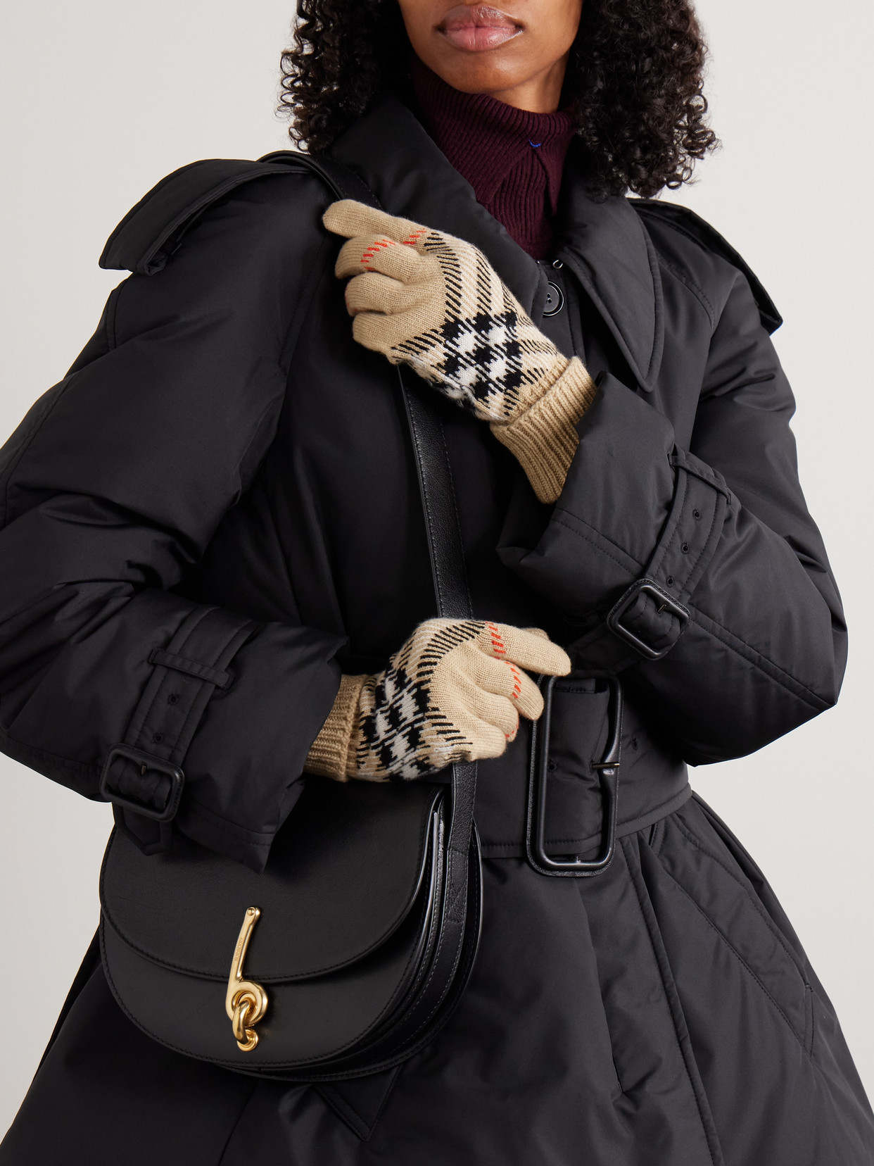 Burberry Checked Cashmere-blend Gloves In Neutral