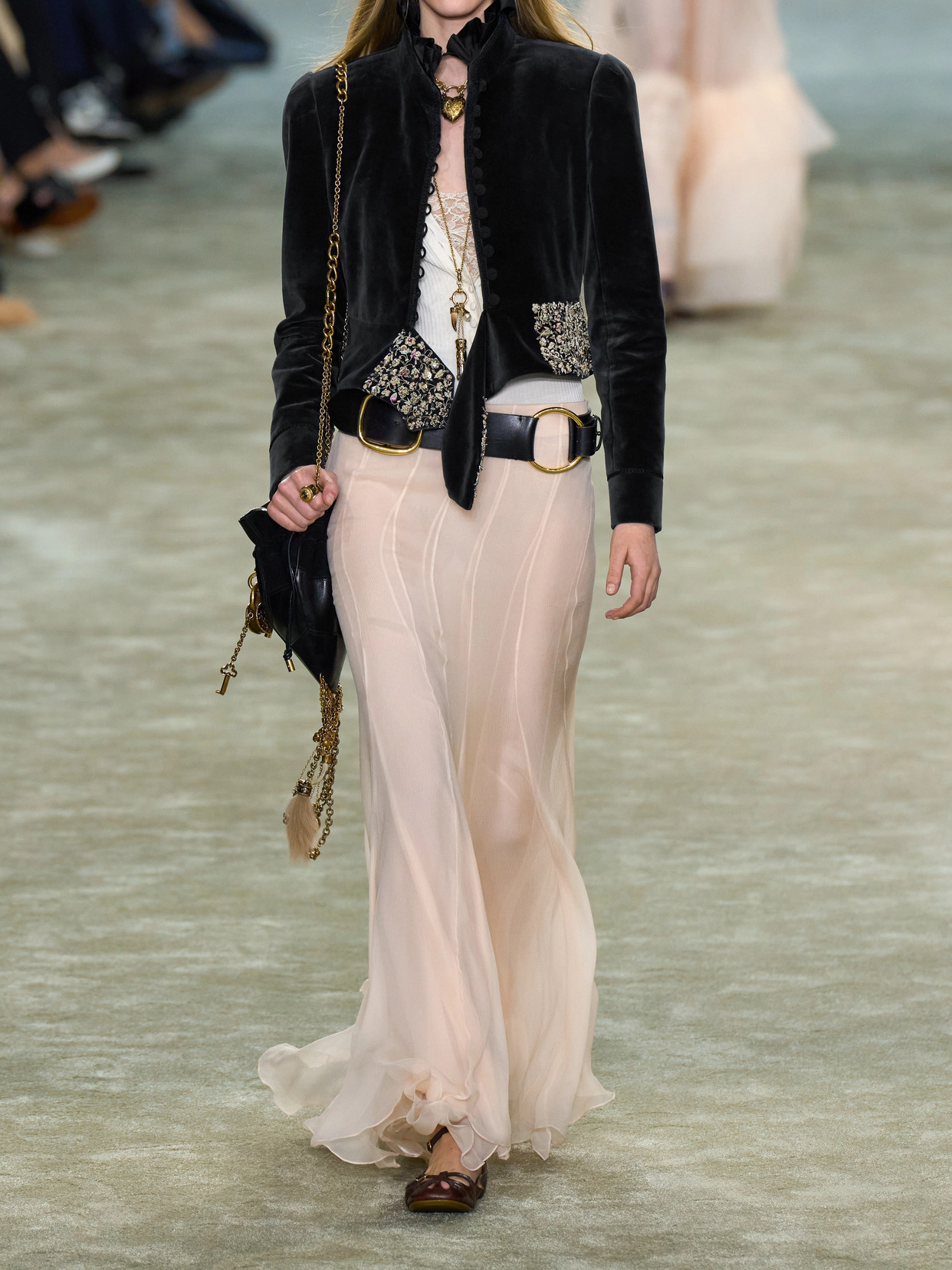 Chloé Spencer Embroidered-belt Velvet Crop Jacket In Black