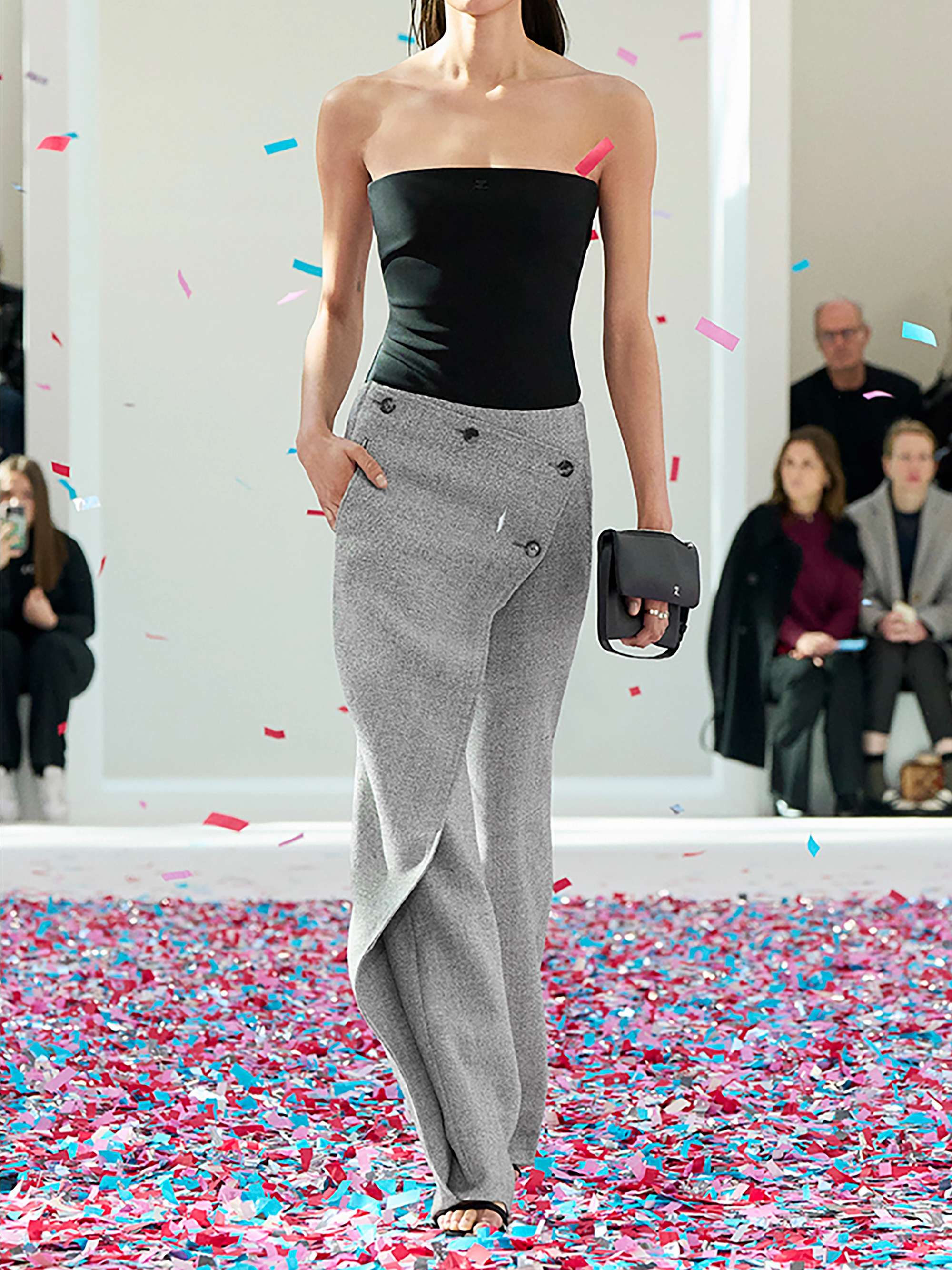 COURRÈGES 
