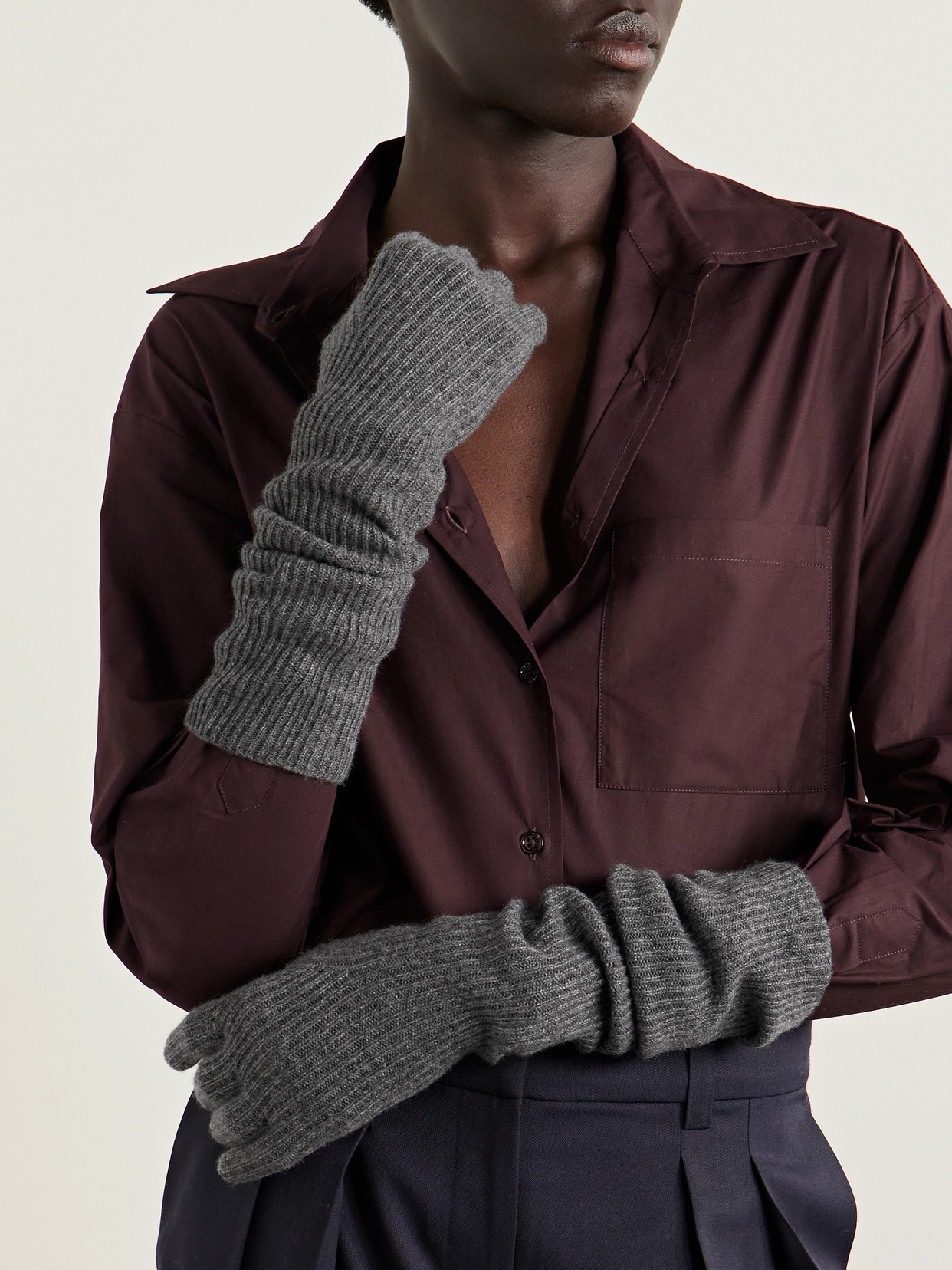 Arch4 Jessie Ribbed Cashmere Gloves In Gray
