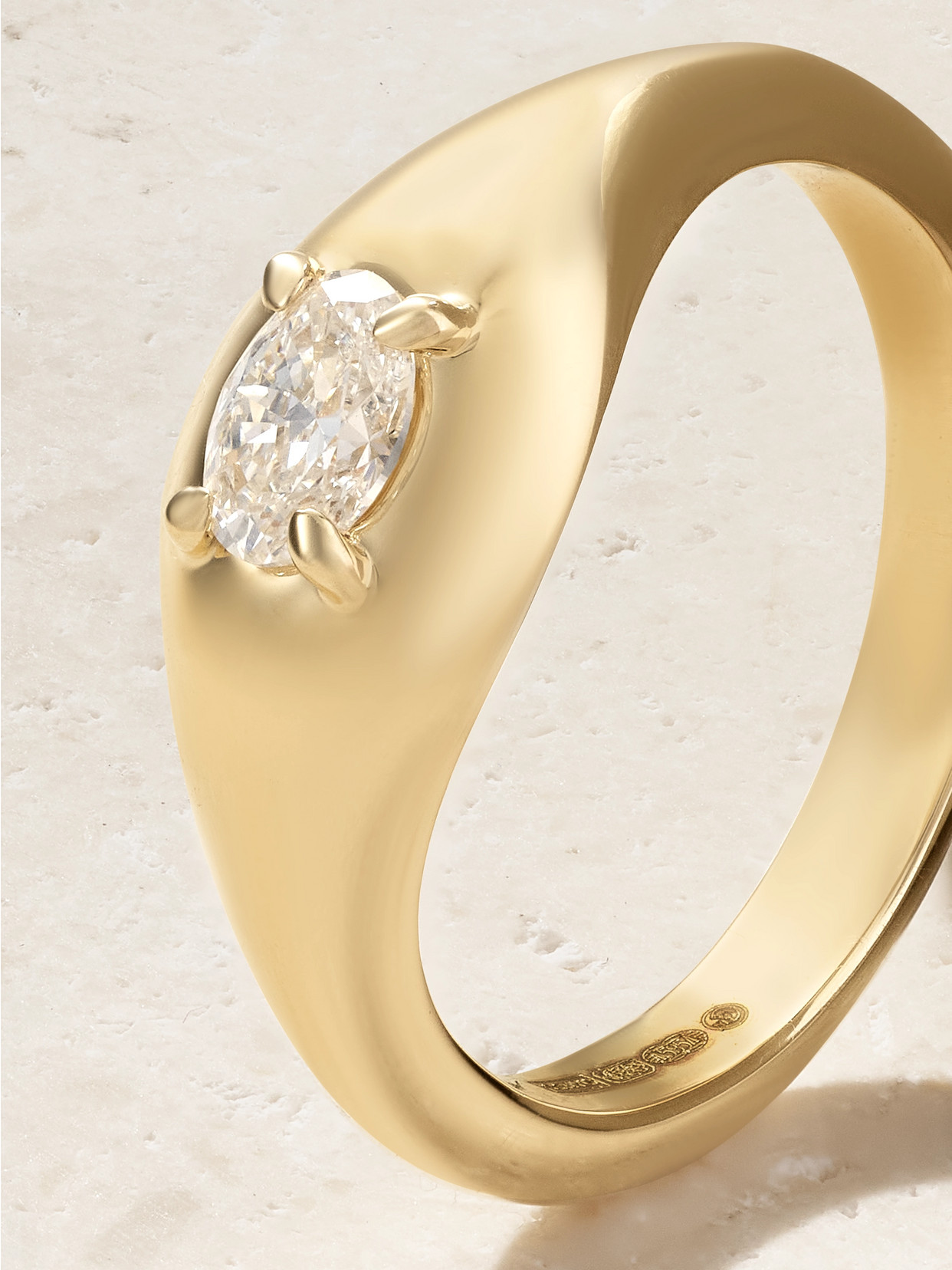 Stone And Strand The Essential 14-karat Gold Diamond Pinky Ring In Gold
