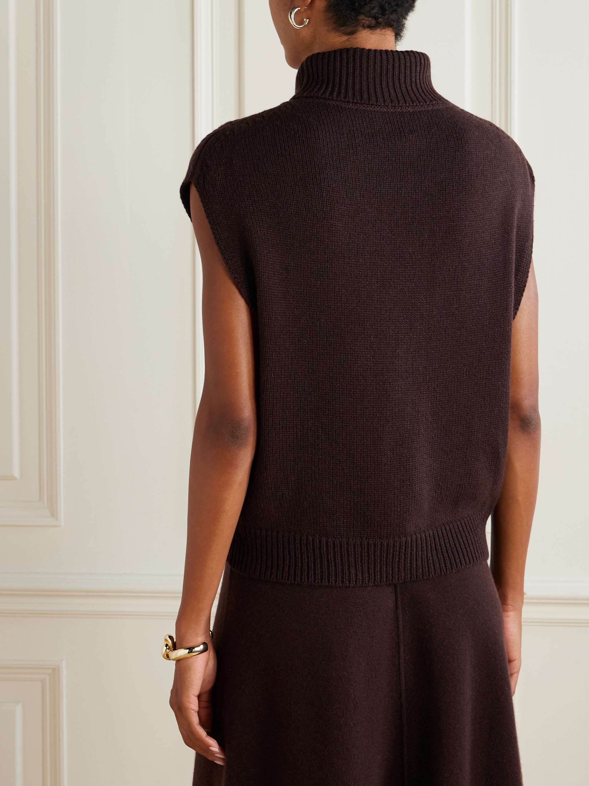 ALLUDE 