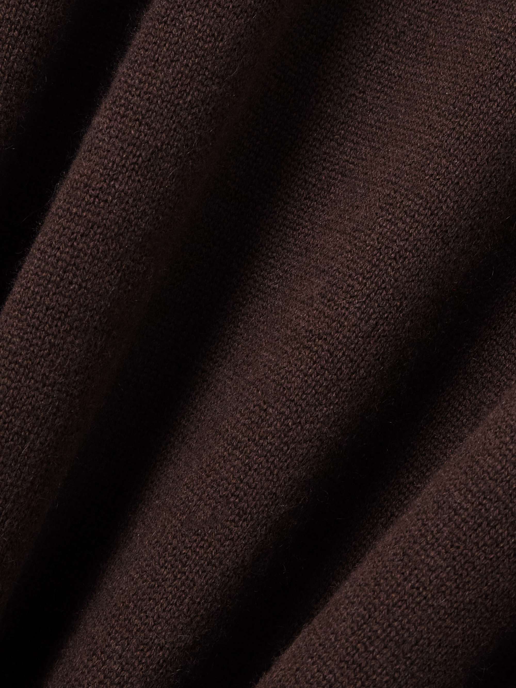 ALLUDE 