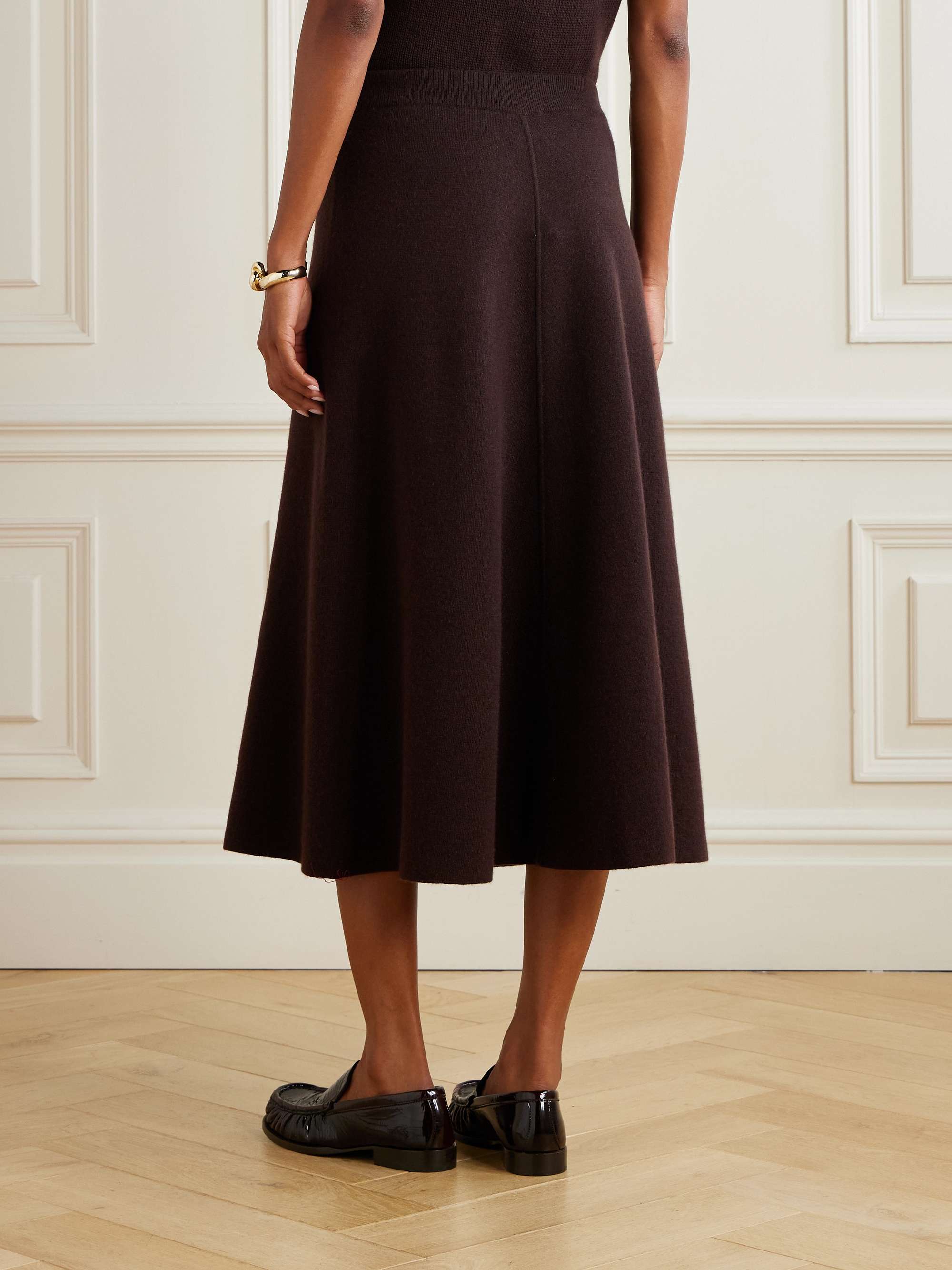 ALLUDE 