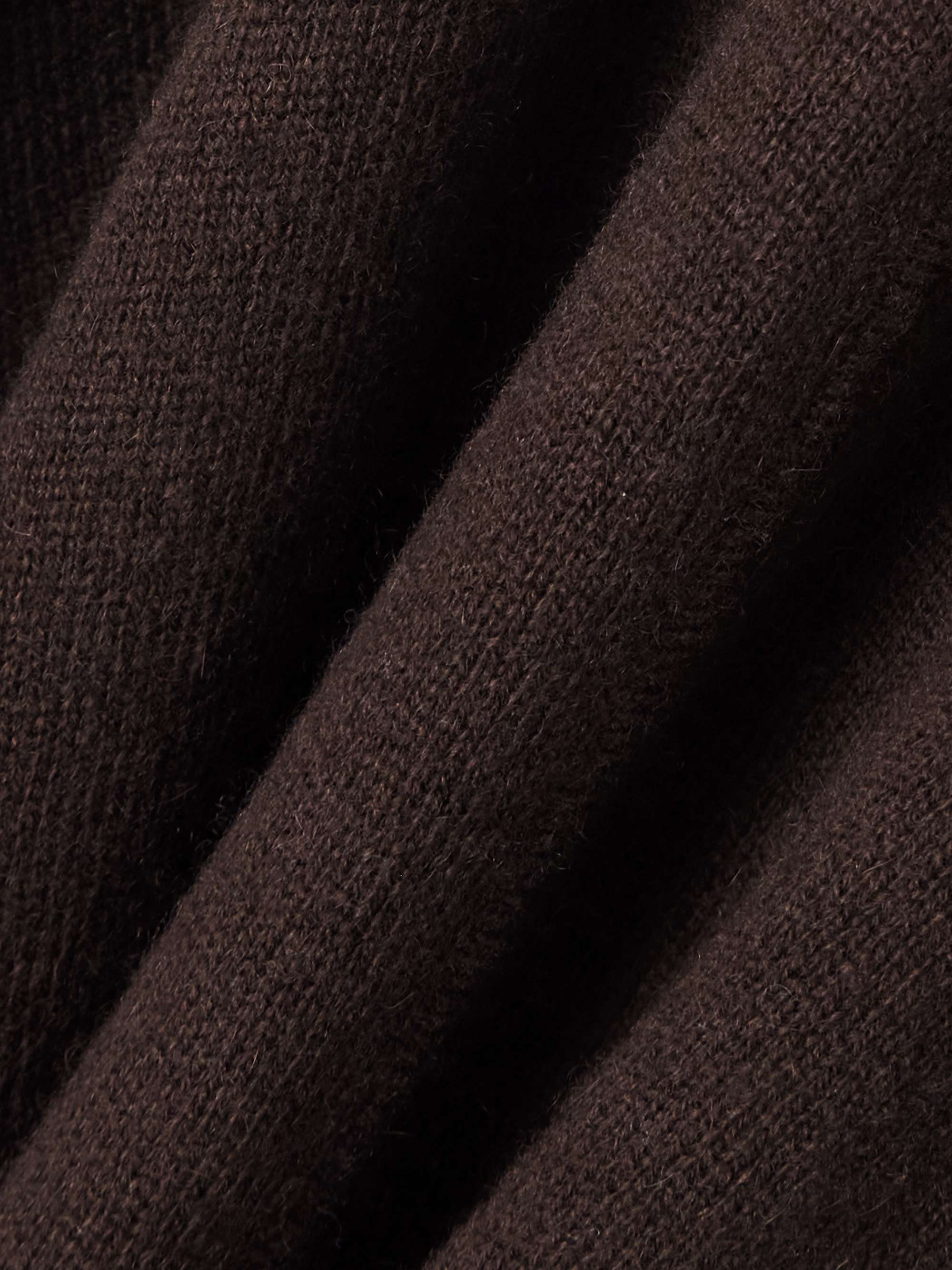 ALLUDE 
