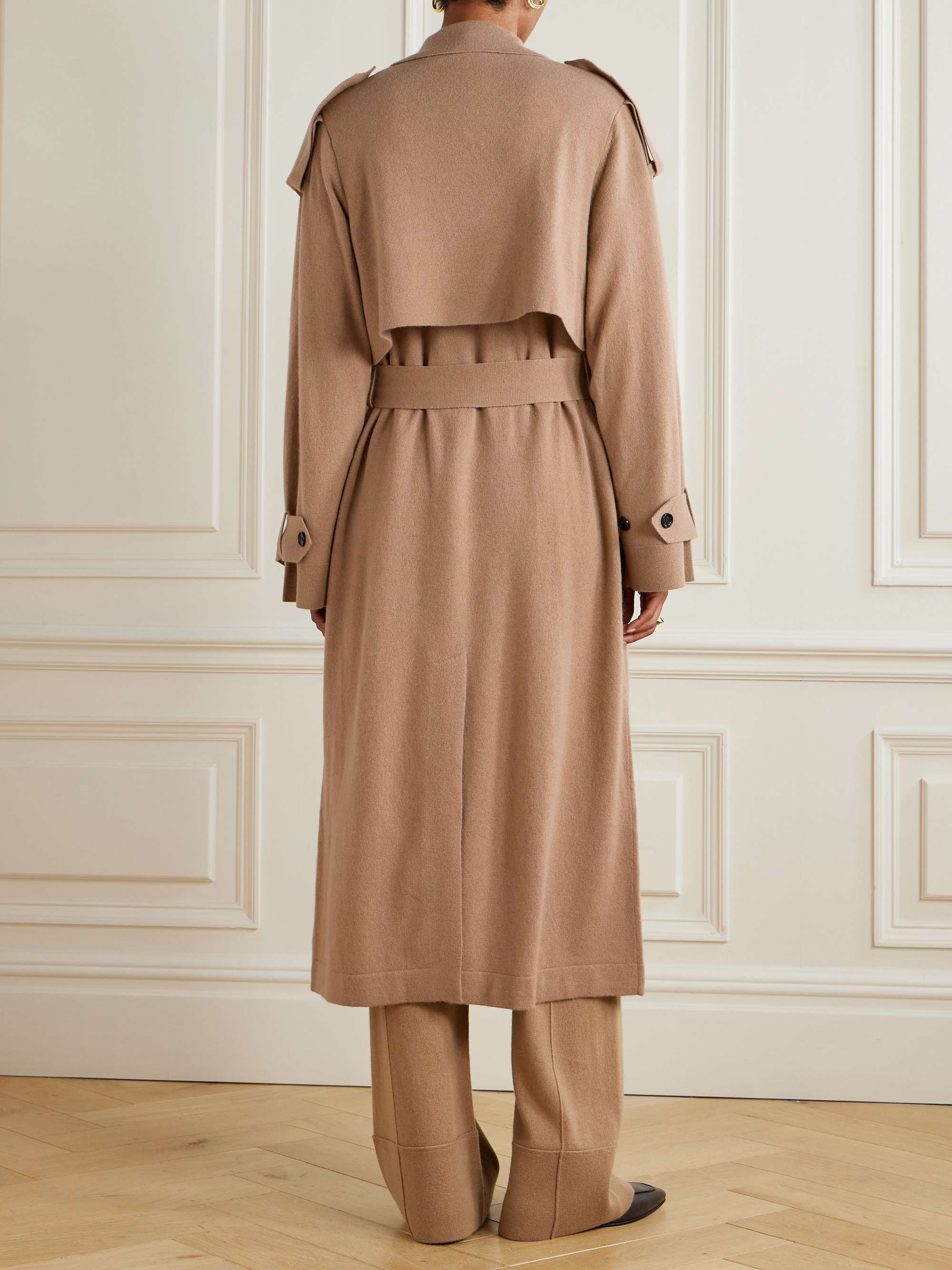 ALLUDE 
