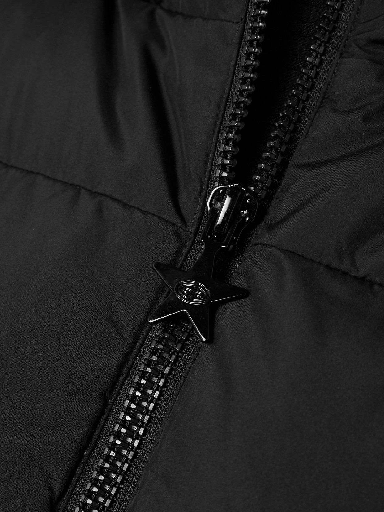 Goldbergh Village Hooded Quilted Down Ski Jacket In Black