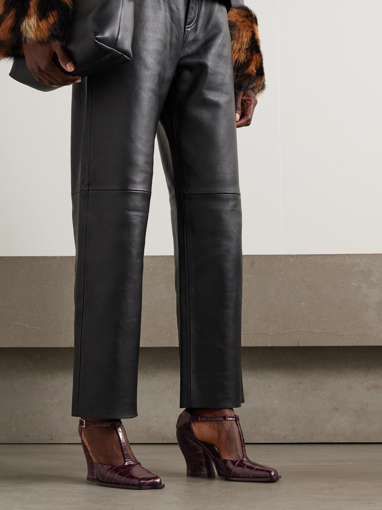 Onda Croc-Effect Leather Pumps