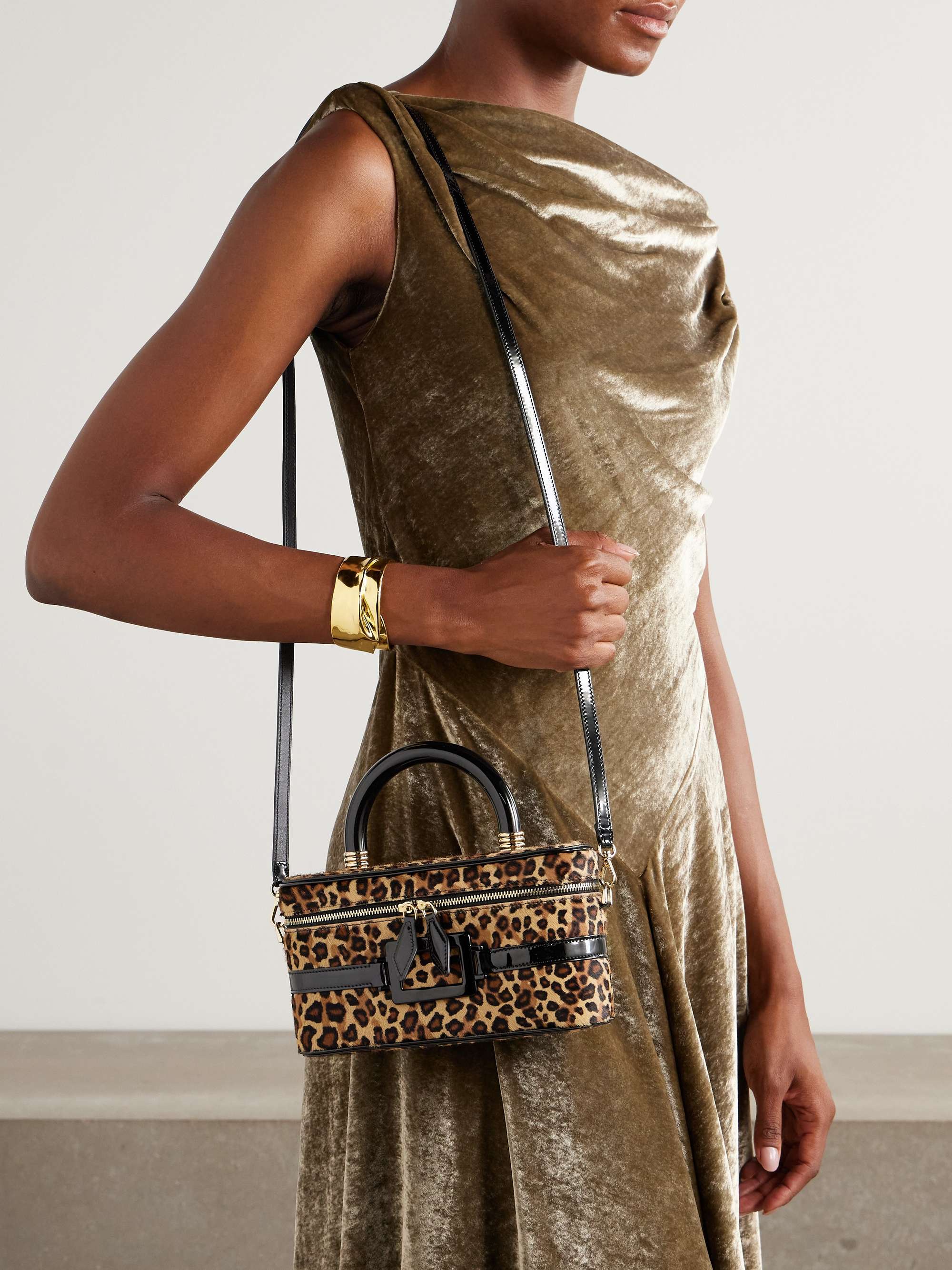 ROGER VIVIER 